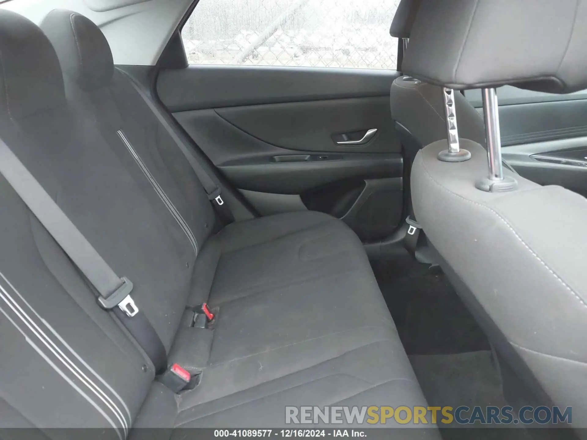 8 fotografías del automóvil dañado KMHLM4AG0MU121352 HYUNDAI ELANTRA 2021