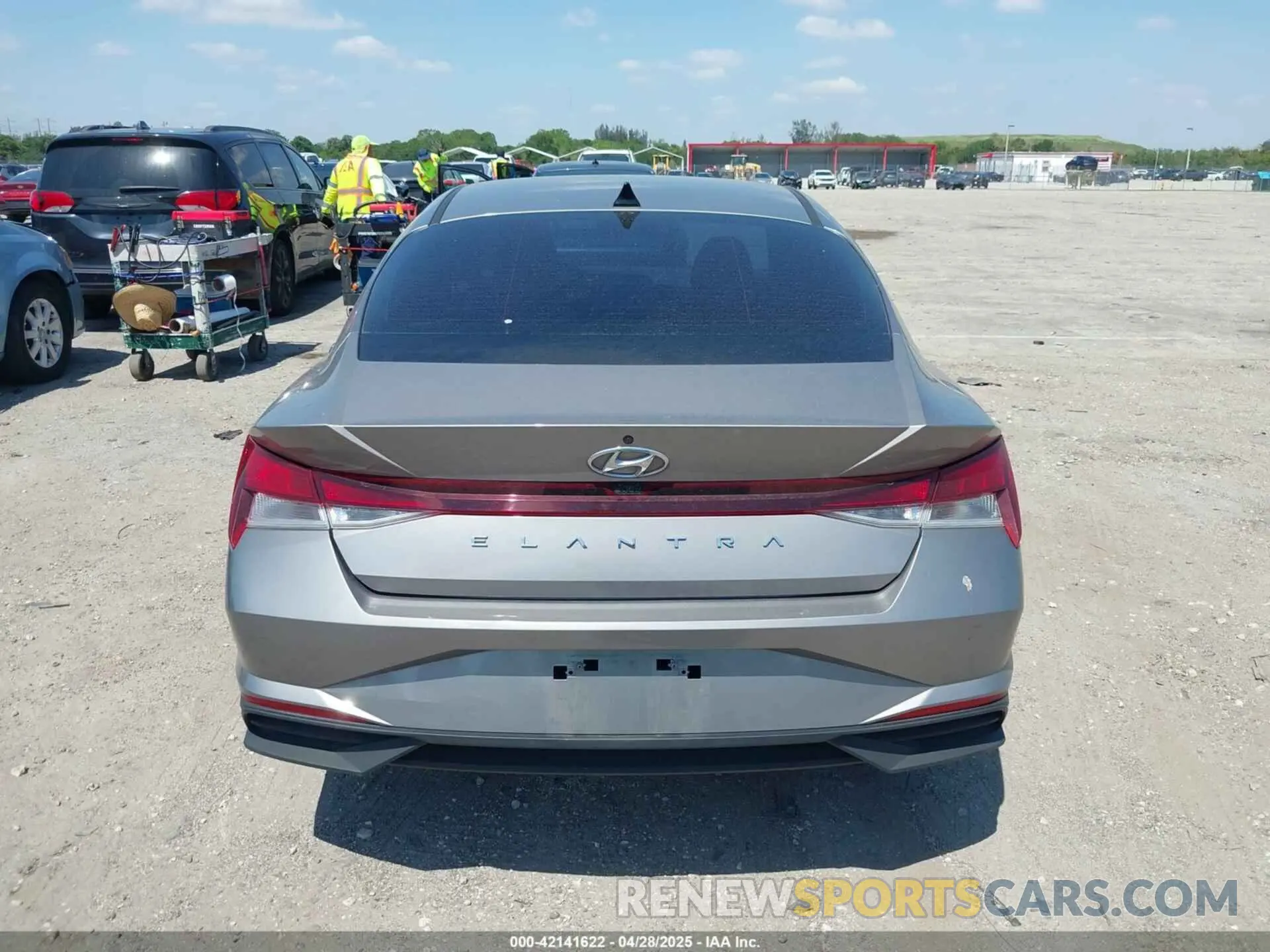 16 fotografías del automóvil dañado KMHLM4AG3MU209568 HYUNDAI ELANTRA 2021
