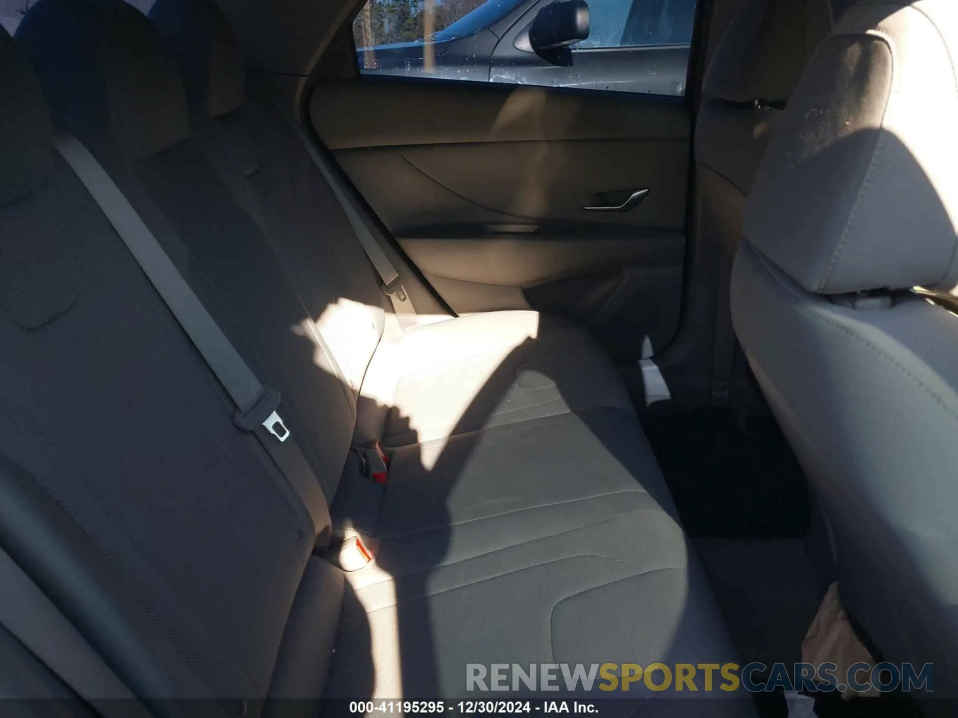 8 fotografías del automóvil dañado 5NPLL4AGXNH062345 HYUNDAI ELANTRA 2022