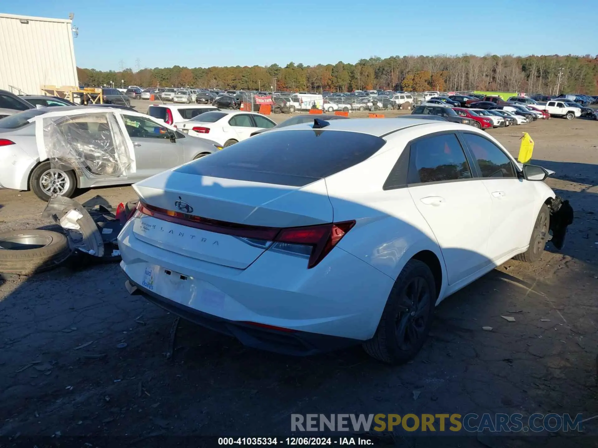 4 fotografías del automóvil dañado 5NPLM4AG0NH066059 HYUNDAI ELANTRA 2022