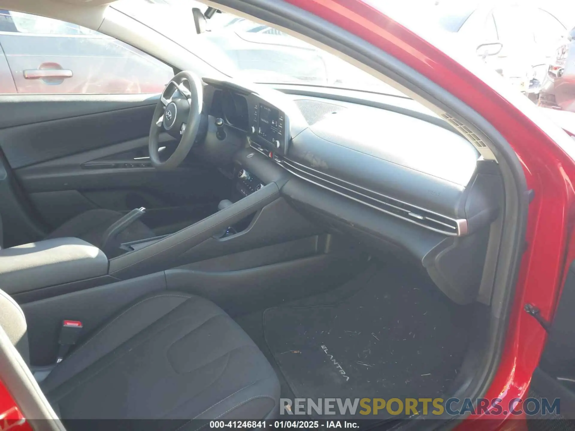 5 fotografías del automóvil dañado 5NPLM4AG0NH070483 HYUNDAI ELANTRA 2022