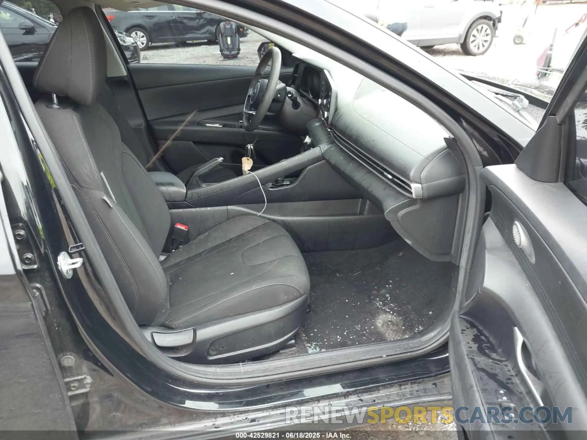 5 fotografías del automóvil dañado 5NPLM4AG2NH064961 HYUNDAI ELANTRA 2022