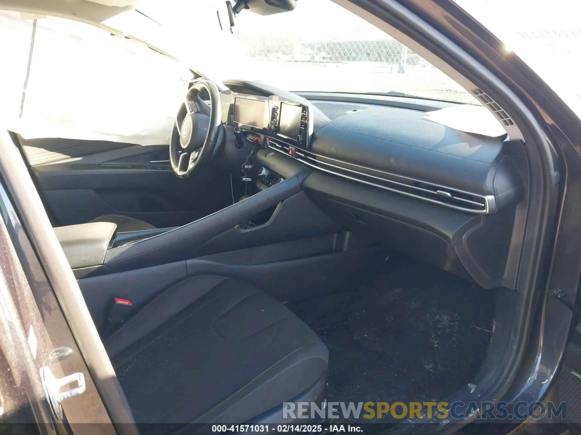 5 fotografías del automóvil dañado 5NPLN4AGXNH057009 HYUNDAI ELANTRA 2022