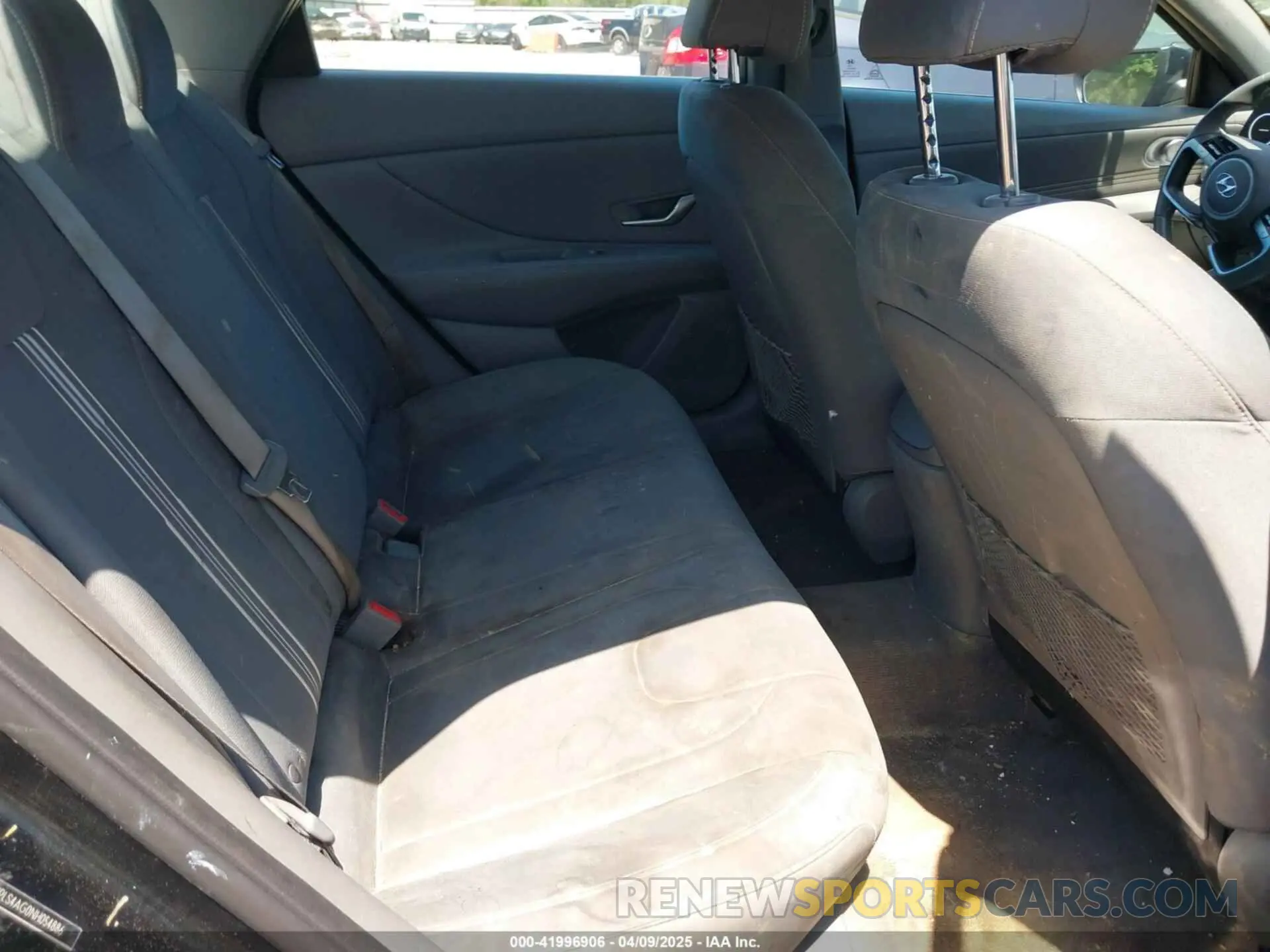 8 fotografías del automóvil dañado 5NPLS4AG0NH054886 HYUNDAI ELANTRA 2022