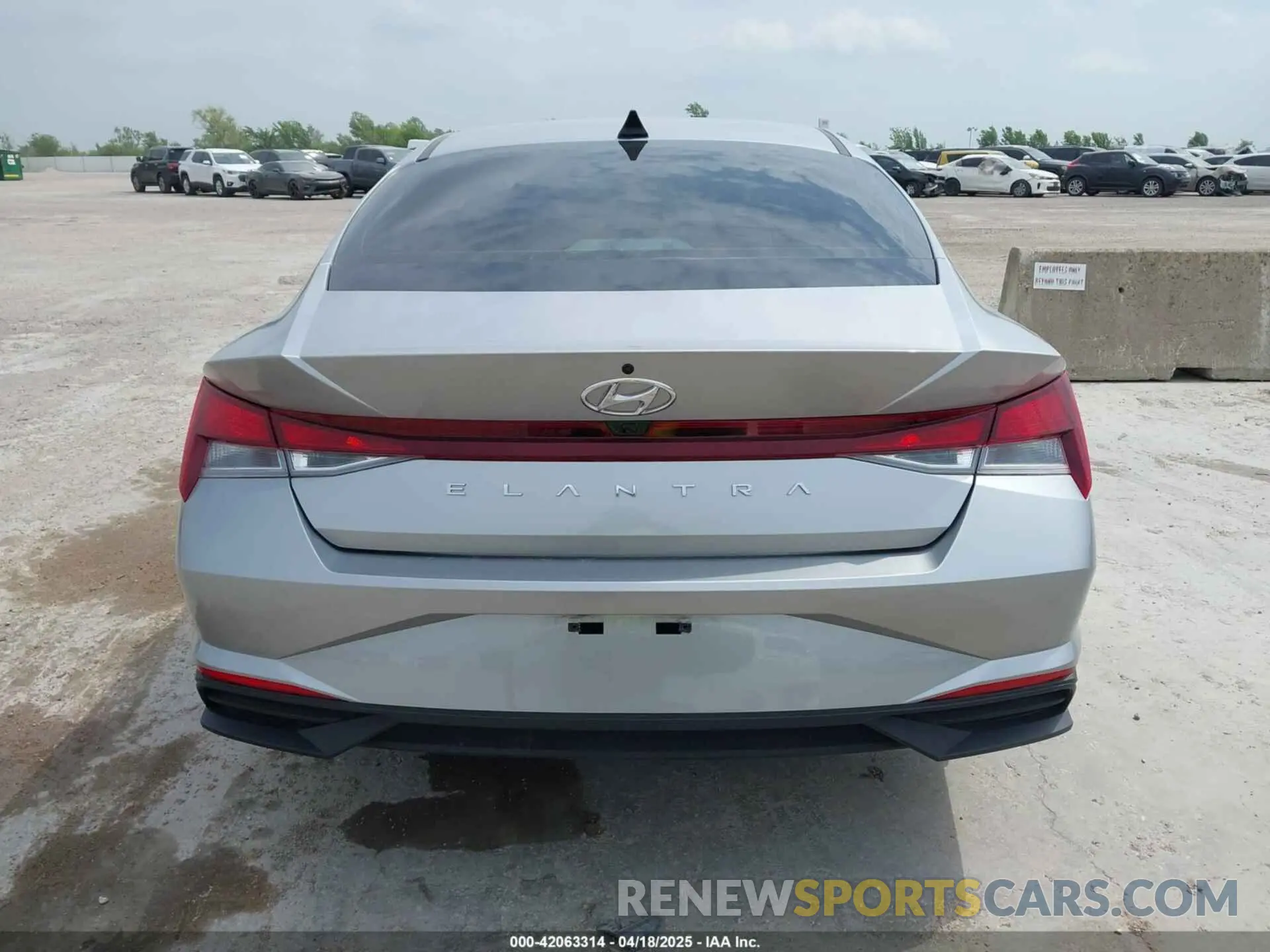 16 fotografías del automóvil dañado 5NPLS4AG1NH061149 HYUNDAI ELANTRA 2022