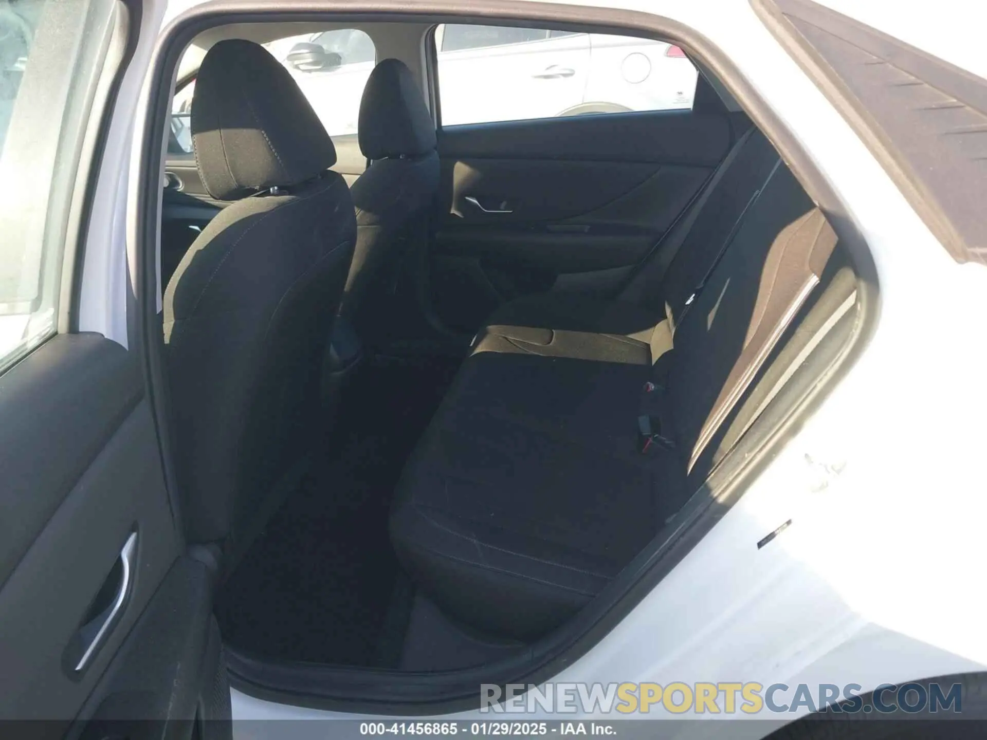 8 fotografías del automóvil dañado 5NPLS4AG3NH077191 HYUNDAI ELANTRA 2022