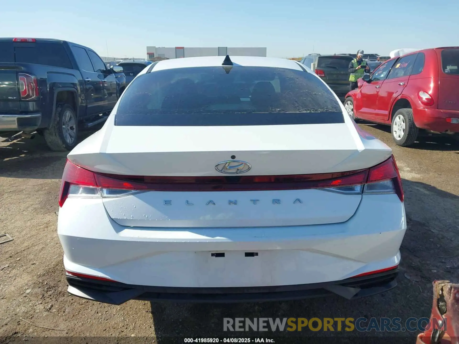 16 fotografías del automóvil dañado 5NPLS4AG5NH060635 HYUNDAI ELANTRA 2022