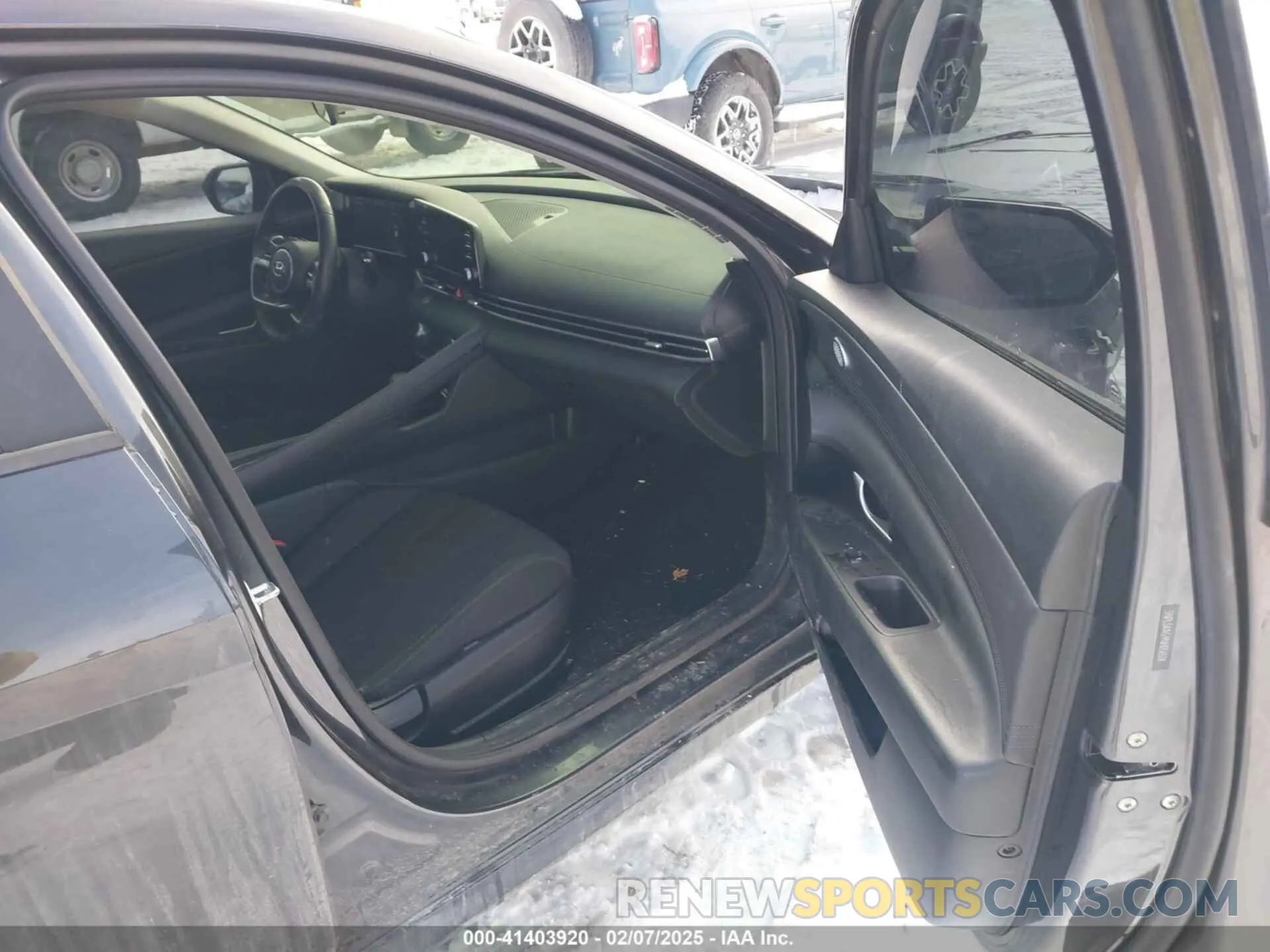 5 fotografías del automóvil dañado 5NPLS4AG9NH056524 HYUNDAI ELANTRA 2022