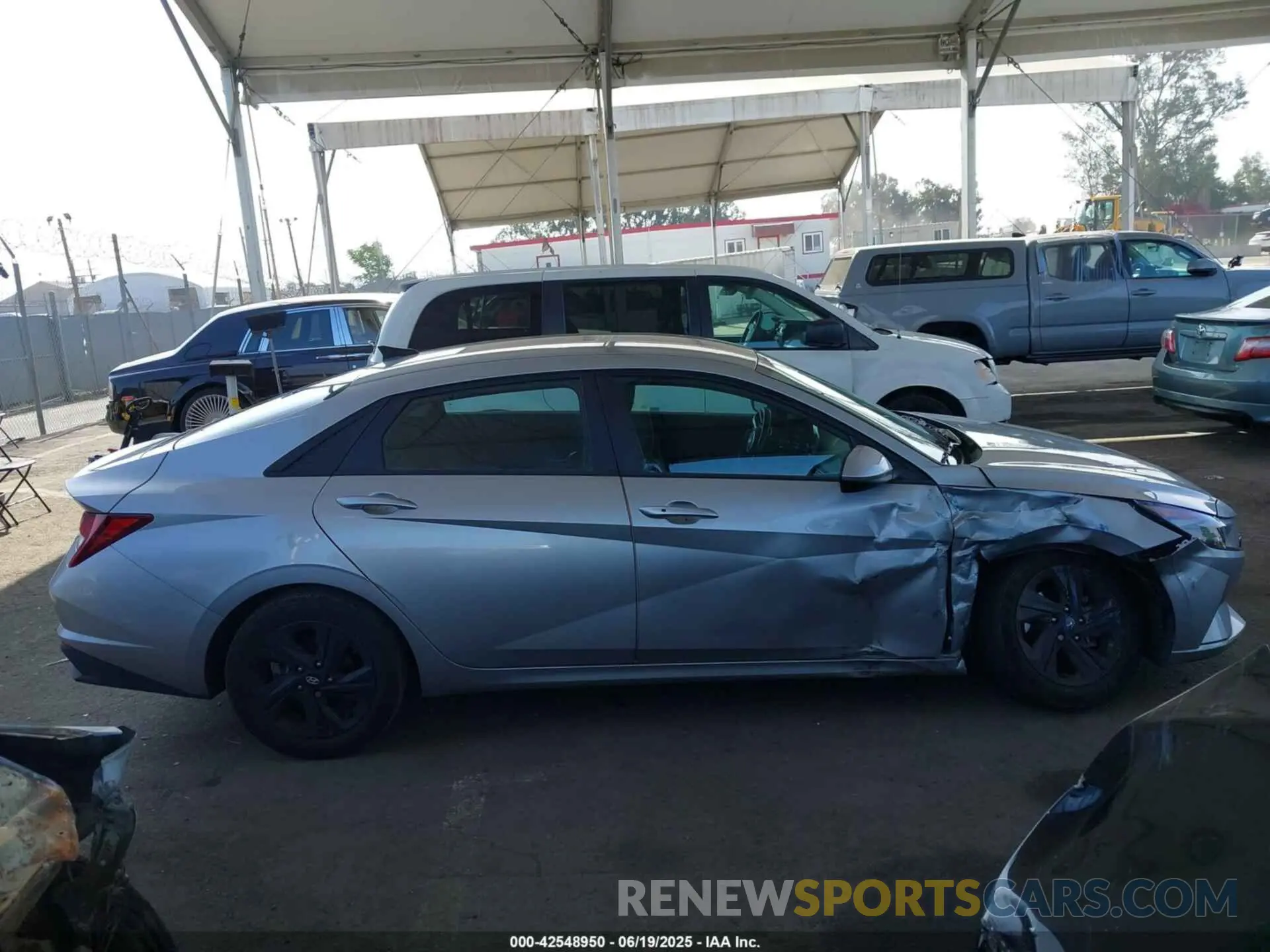 12 fotografías del automóvil dañado 5NPLS4AG9NH078247 HYUNDAI ELANTRA 2022