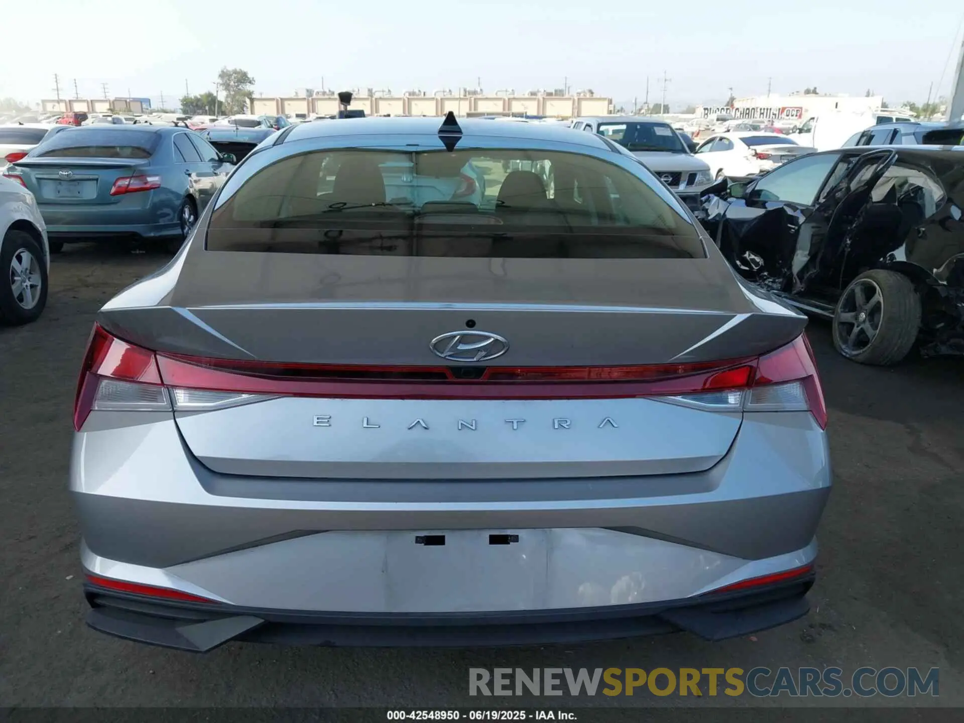 15 fotografías del automóvil dañado 5NPLS4AG9NH078247 HYUNDAI ELANTRA 2022
