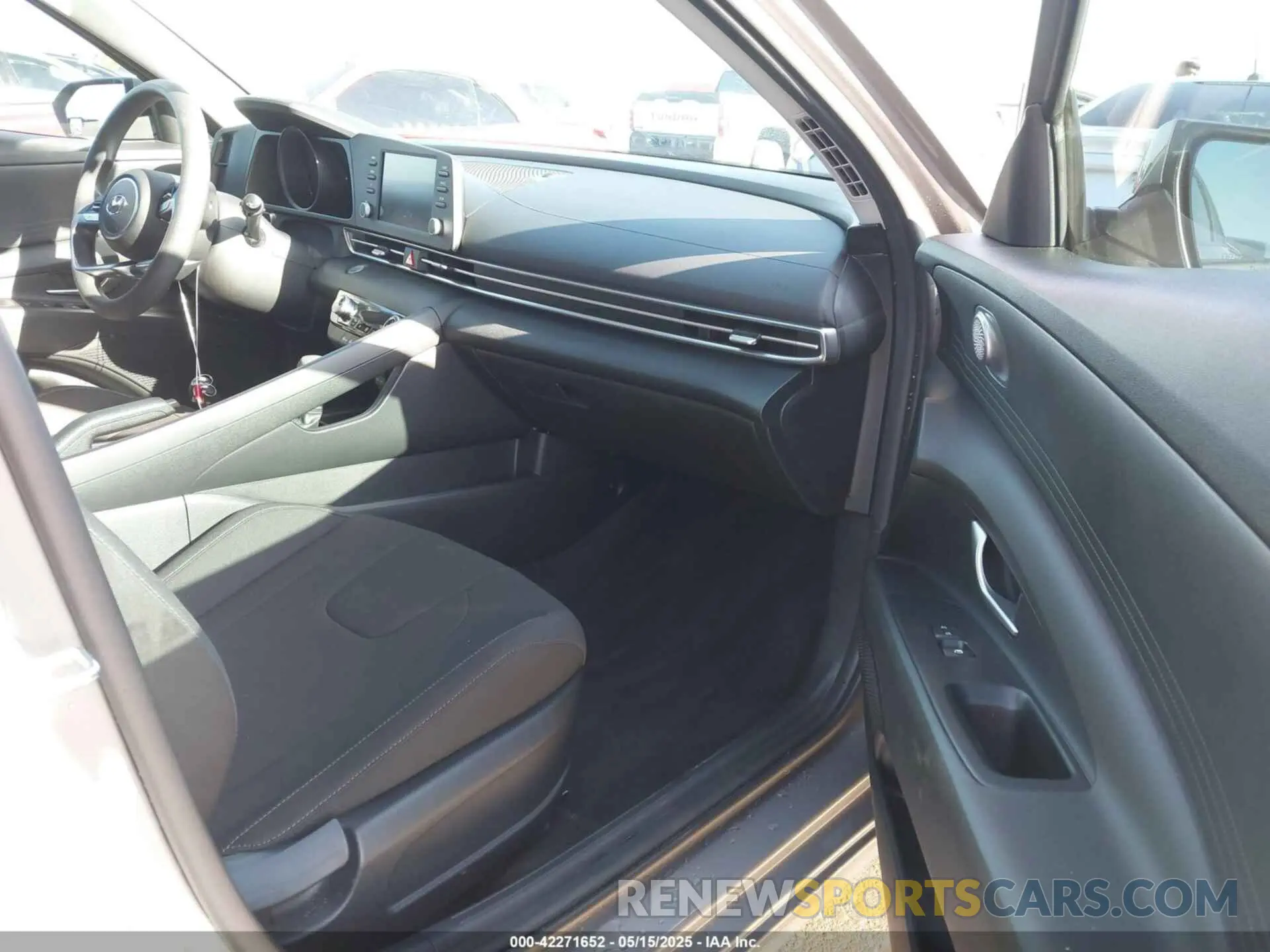 5 fotografías del automóvil dañado KMHLM4AG1NU292659 HYUNDAI ELANTRA 2022