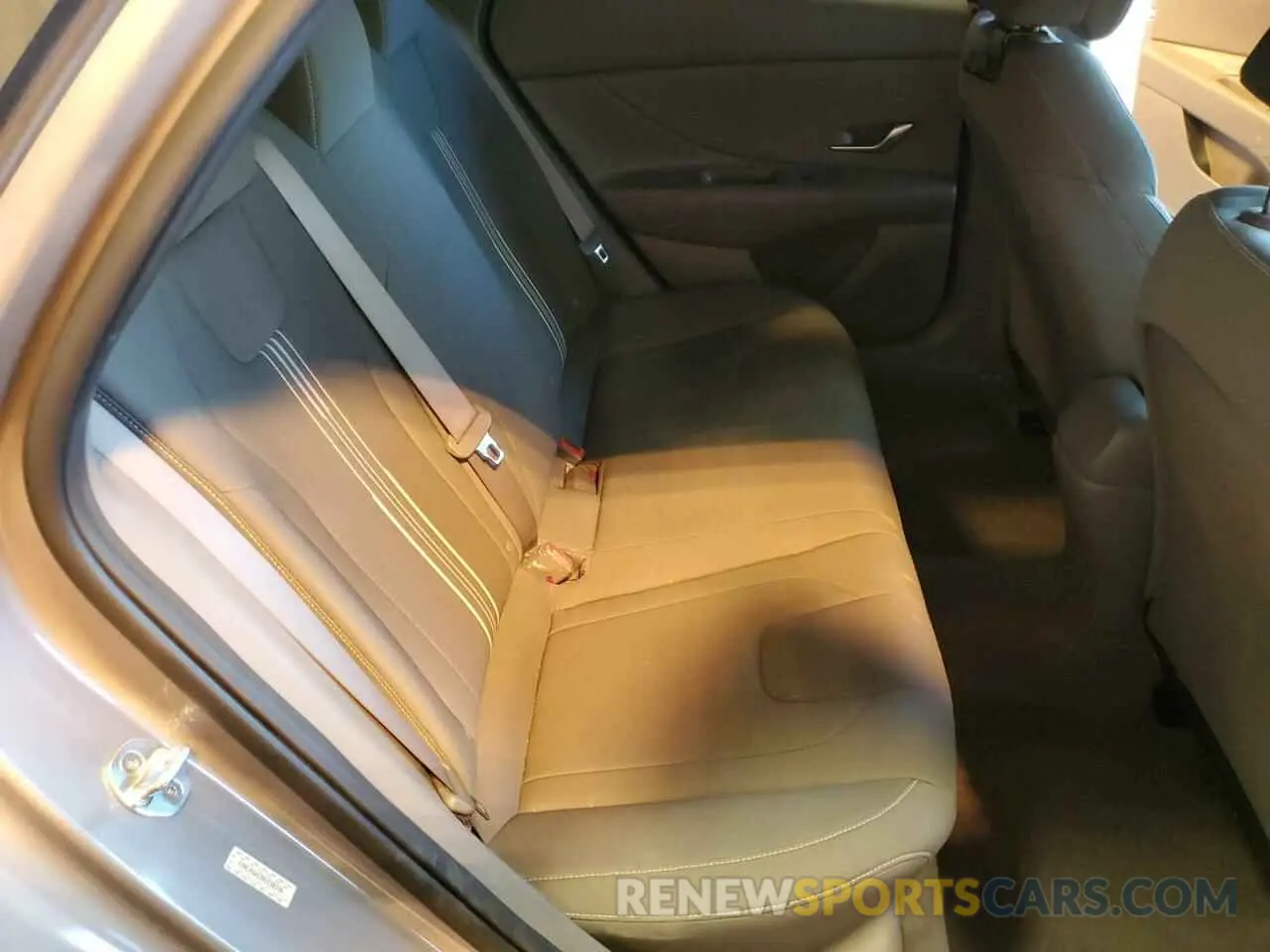 10 fotografías del automóvil dañado KMHLM4AG3NU330330 HYUNDAI ELANTRA 2022