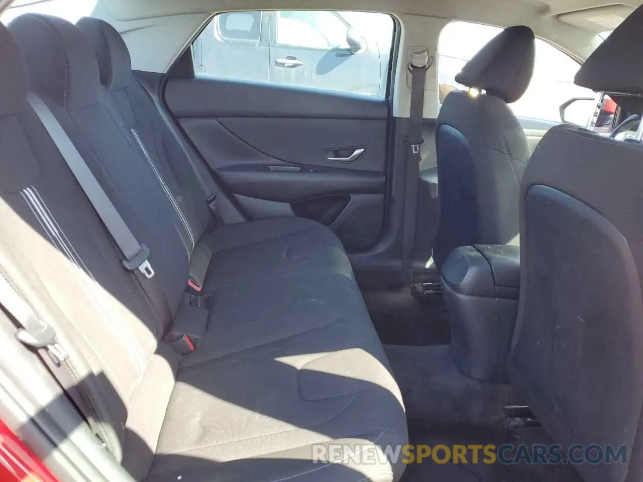 10 fotografías del automóvil dañado KMHLM4AG6NU286100 HYUNDAI ELANTRA 2022