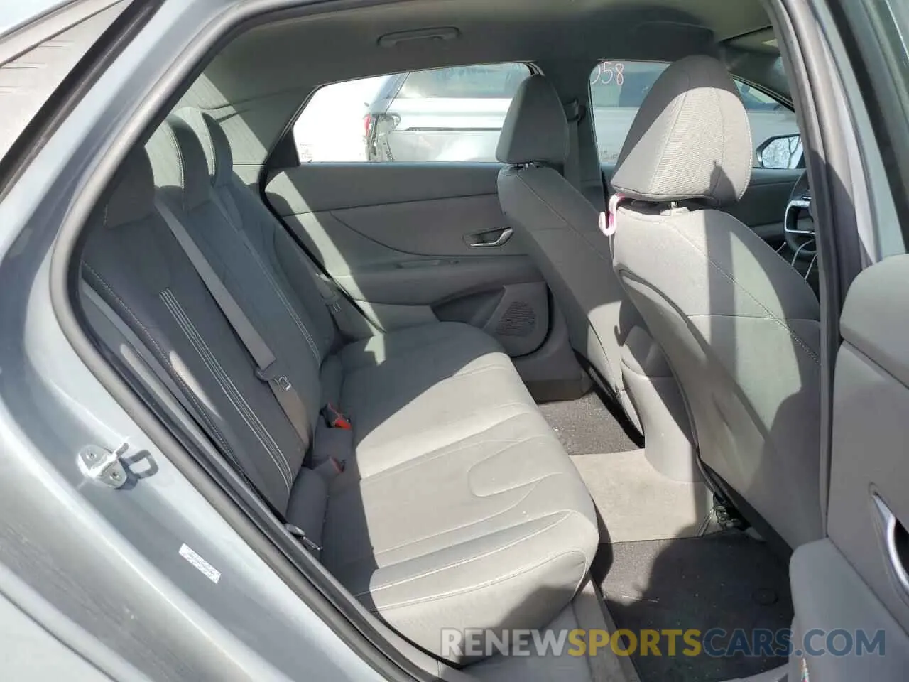 10 fotografías del automóvil dañado KMHLM4AG7NU256264 HYUNDAI ELANTRA 2022