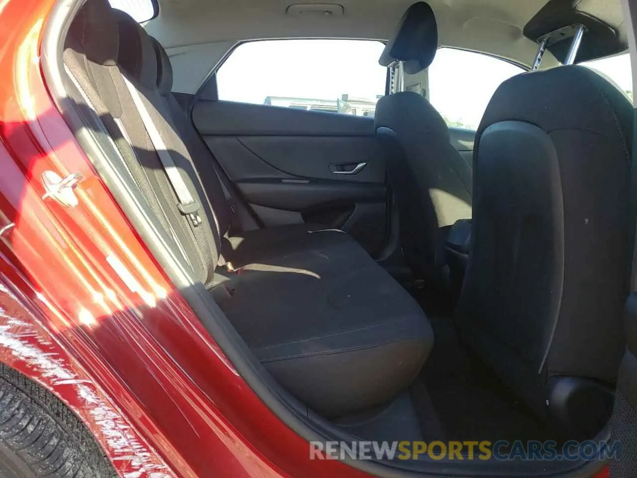 10 fotografías del automóvil dañado KMHLM4AG9NU344572 HYUNDAI ELANTRA 2022