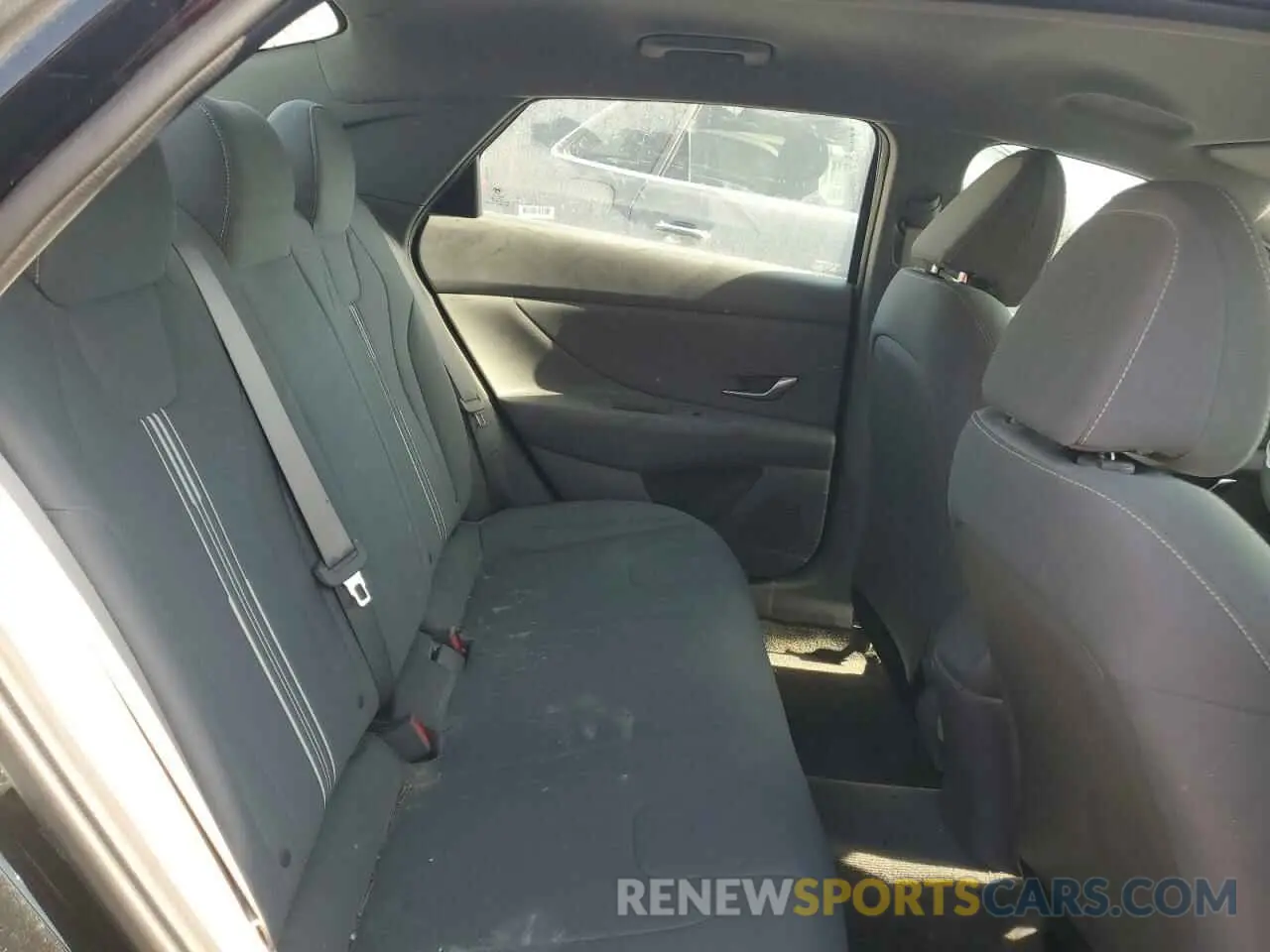 10 fotografías del automóvil dañado 5NPLM4AG0PH103453 HYUNDAI ELANTRA 2023