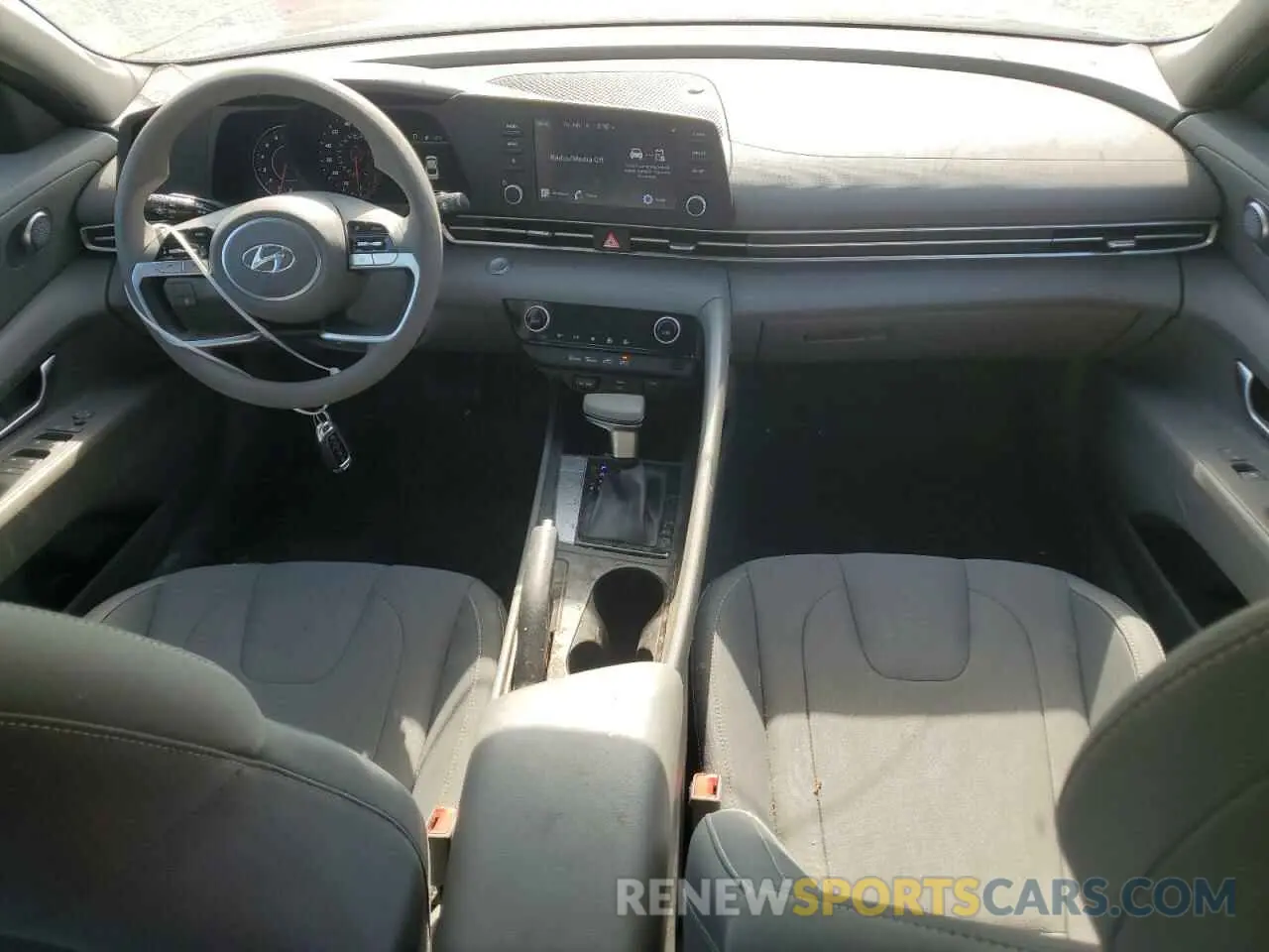 8 fotografías del automóvil dañado 5NPLM4AG0PH103453 HYUNDAI ELANTRA 2023