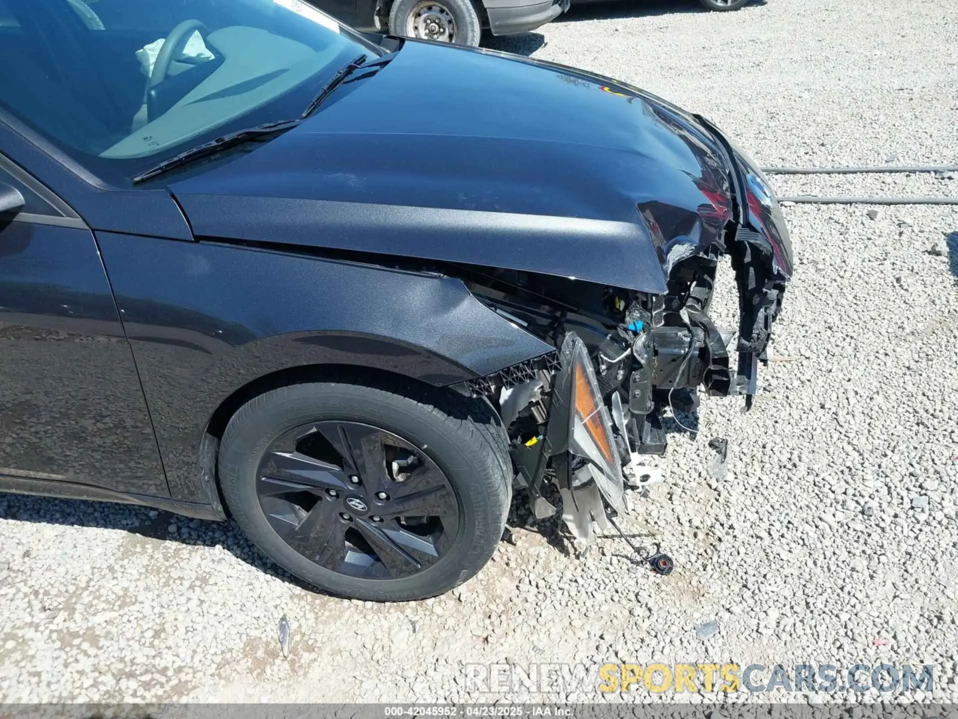 17 fotografías del automóvil dañado 5NPLM4AG0PH104487 HYUNDAI ELANTRA 2023