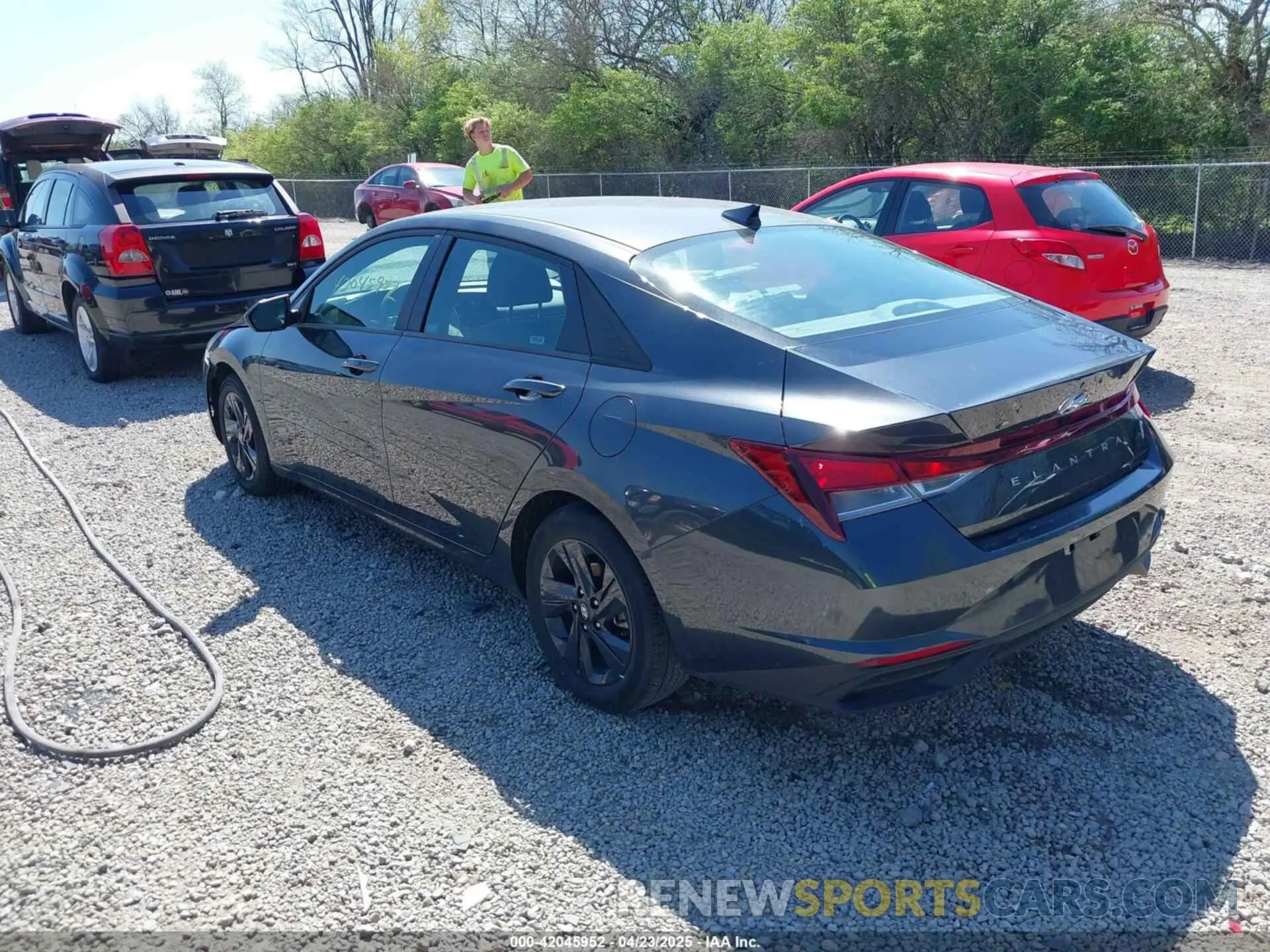 3 fotografías del automóvil dañado 5NPLM4AG0PH104487 HYUNDAI ELANTRA 2023