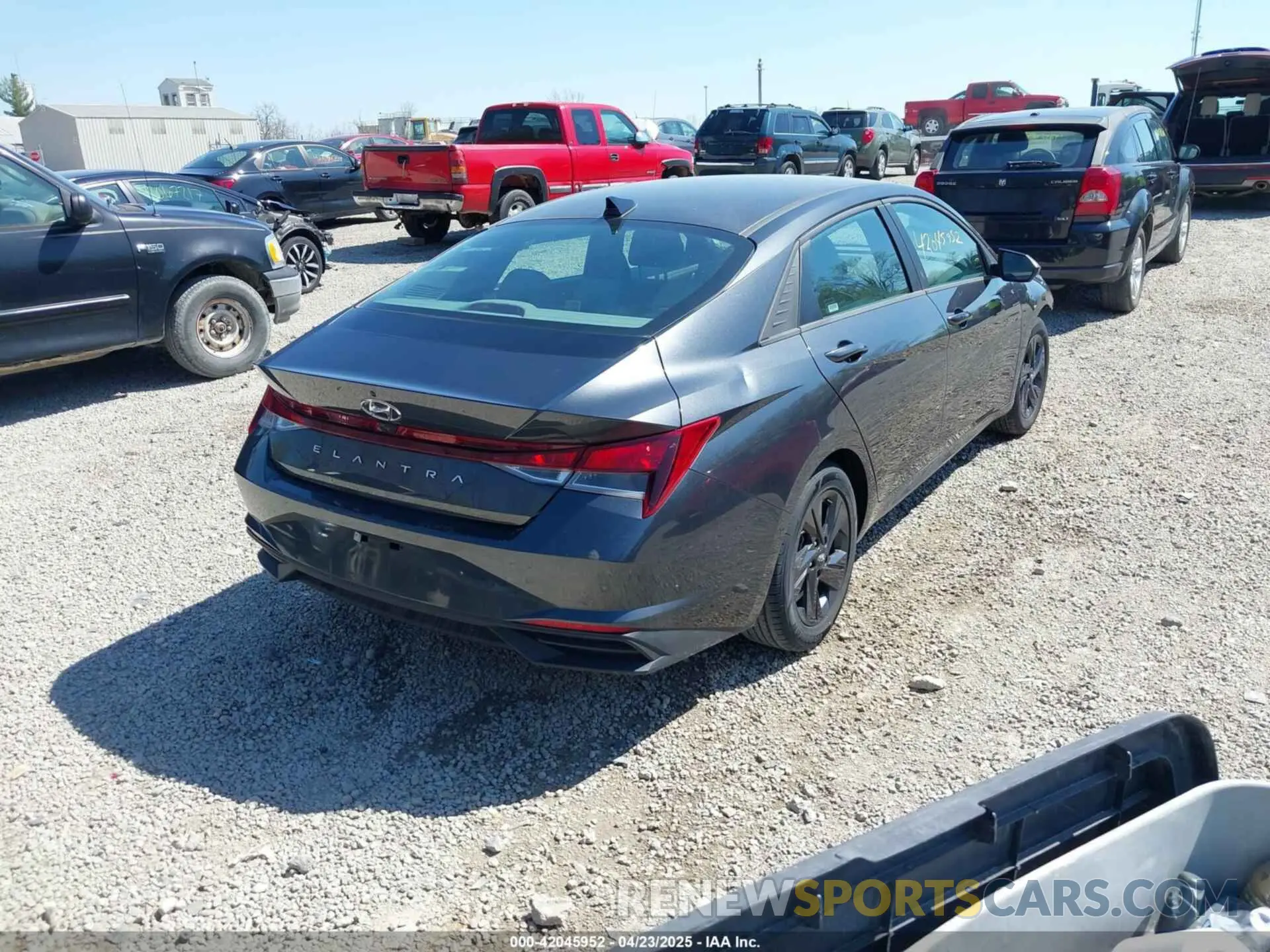 4 fotografías del automóvil dañado 5NPLM4AG0PH104487 HYUNDAI ELANTRA 2023