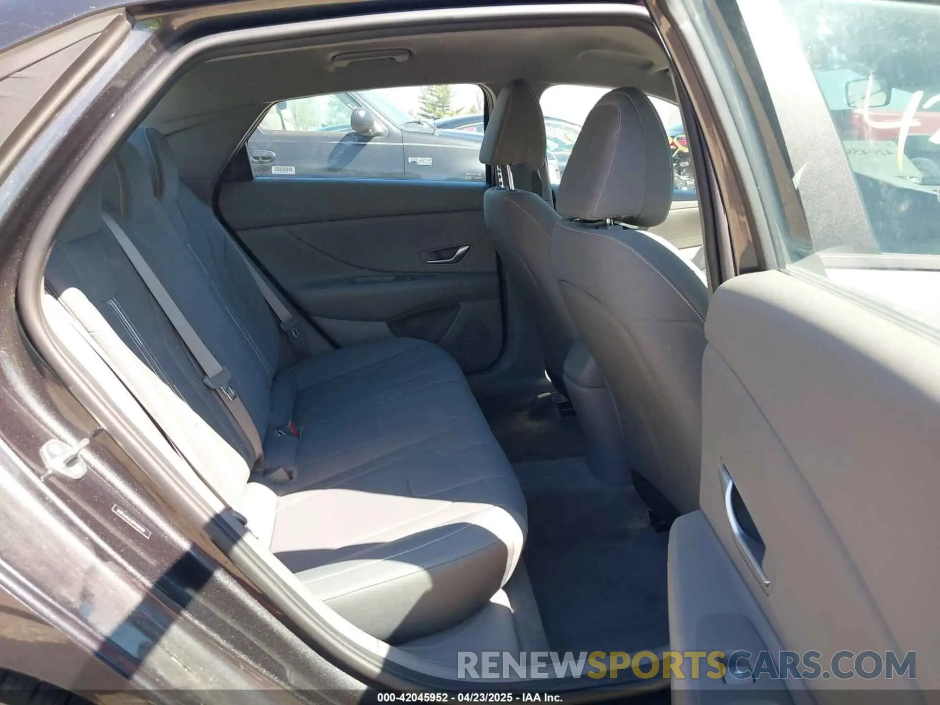 8 fotografías del automóvil dañado 5NPLM4AG0PH104487 HYUNDAI ELANTRA 2023