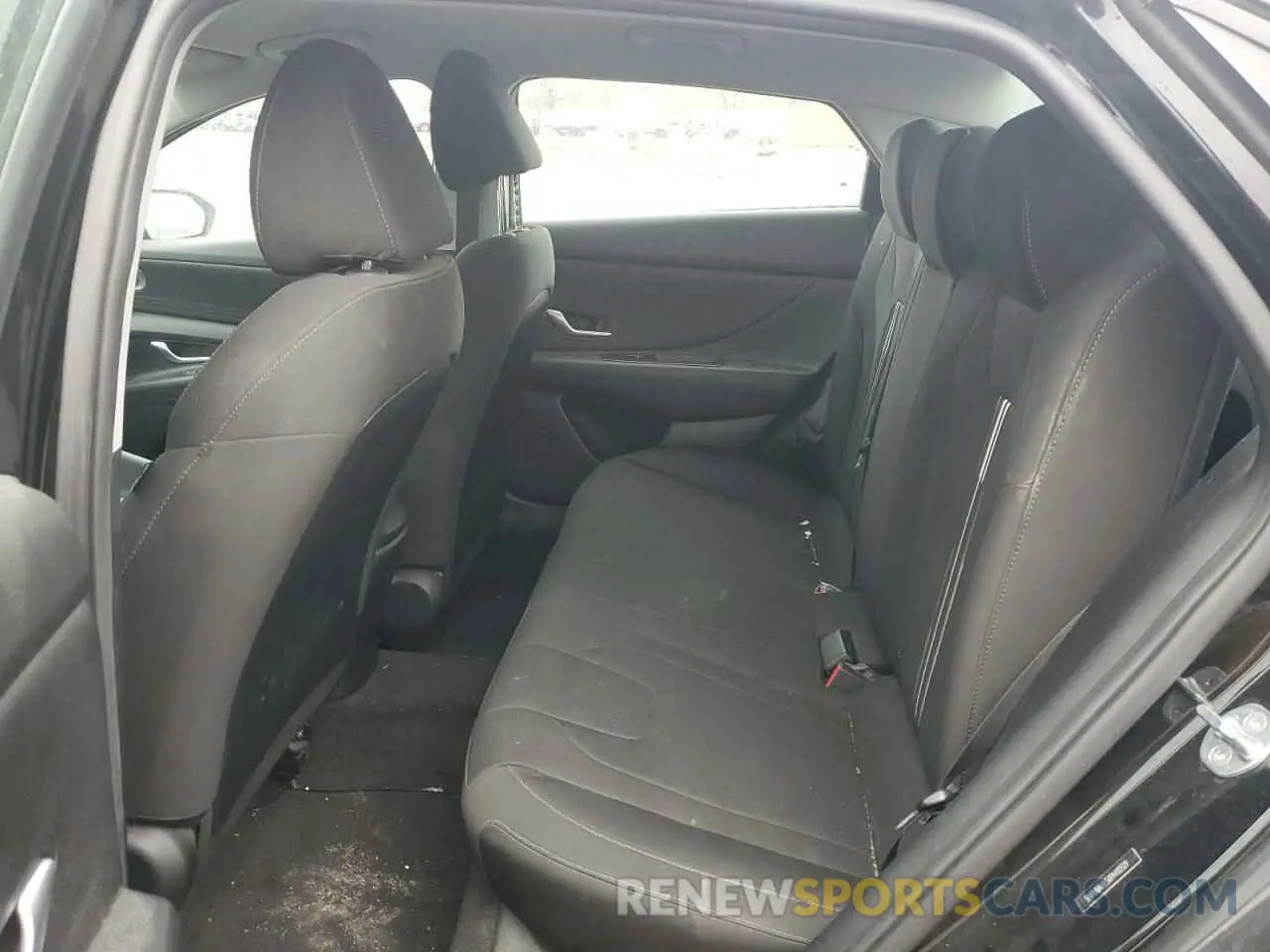 10 fotografías del automóvil dañado 5NPLM4AG0PH112329 HYUNDAI ELANTRA 2023