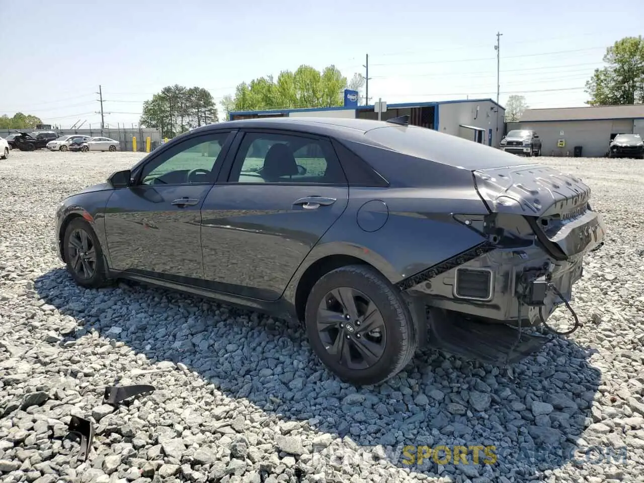 2 fotografías del automóvil dañado 5NPLM4AG0PH113335 HYUNDAI ELANTRA 2023