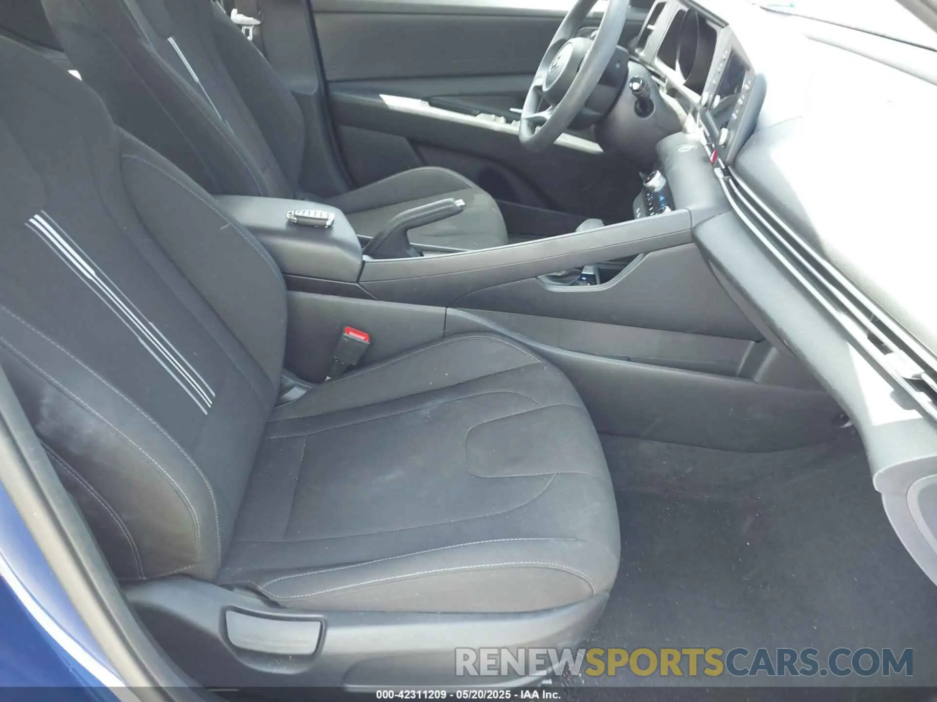5 fotografías del automóvil dañado 5NPLM4AG0PH117112 HYUNDAI ELANTRA 2023