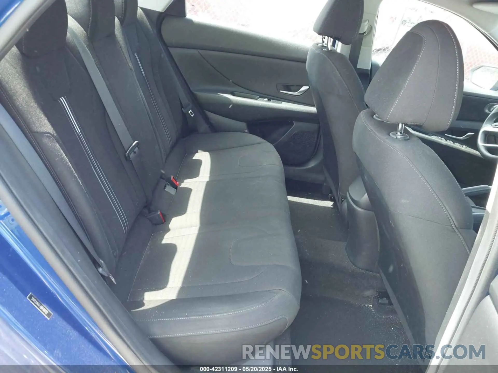 8 fotografías del automóvil dañado 5NPLM4AG0PH117112 HYUNDAI ELANTRA 2023