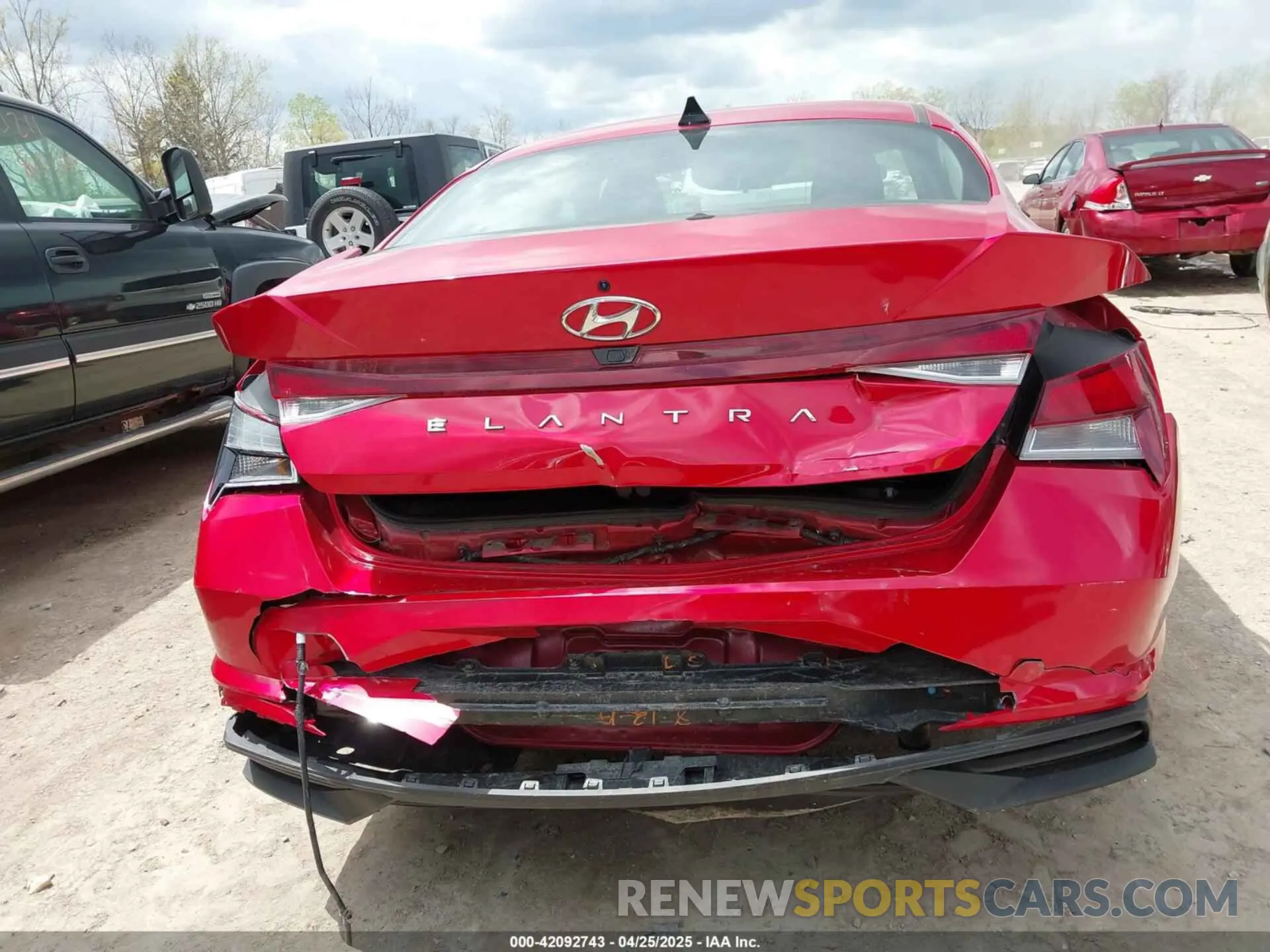 17 fotografías del automóvil dañado 5NPLM4AG1PH098568 HYUNDAI ELANTRA 2023