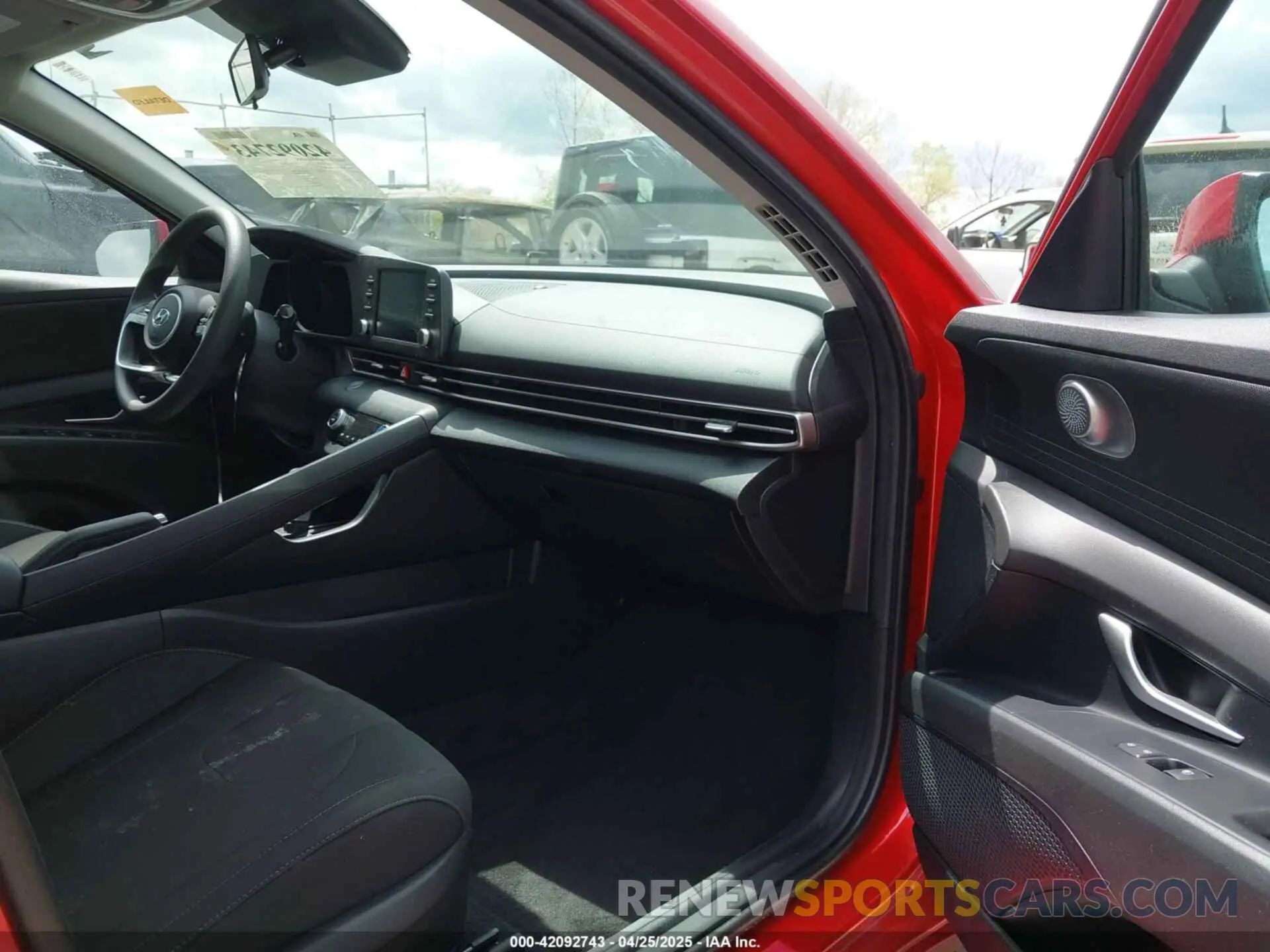5 fotografías del automóvil dañado 5NPLM4AG1PH098568 HYUNDAI ELANTRA 2023
