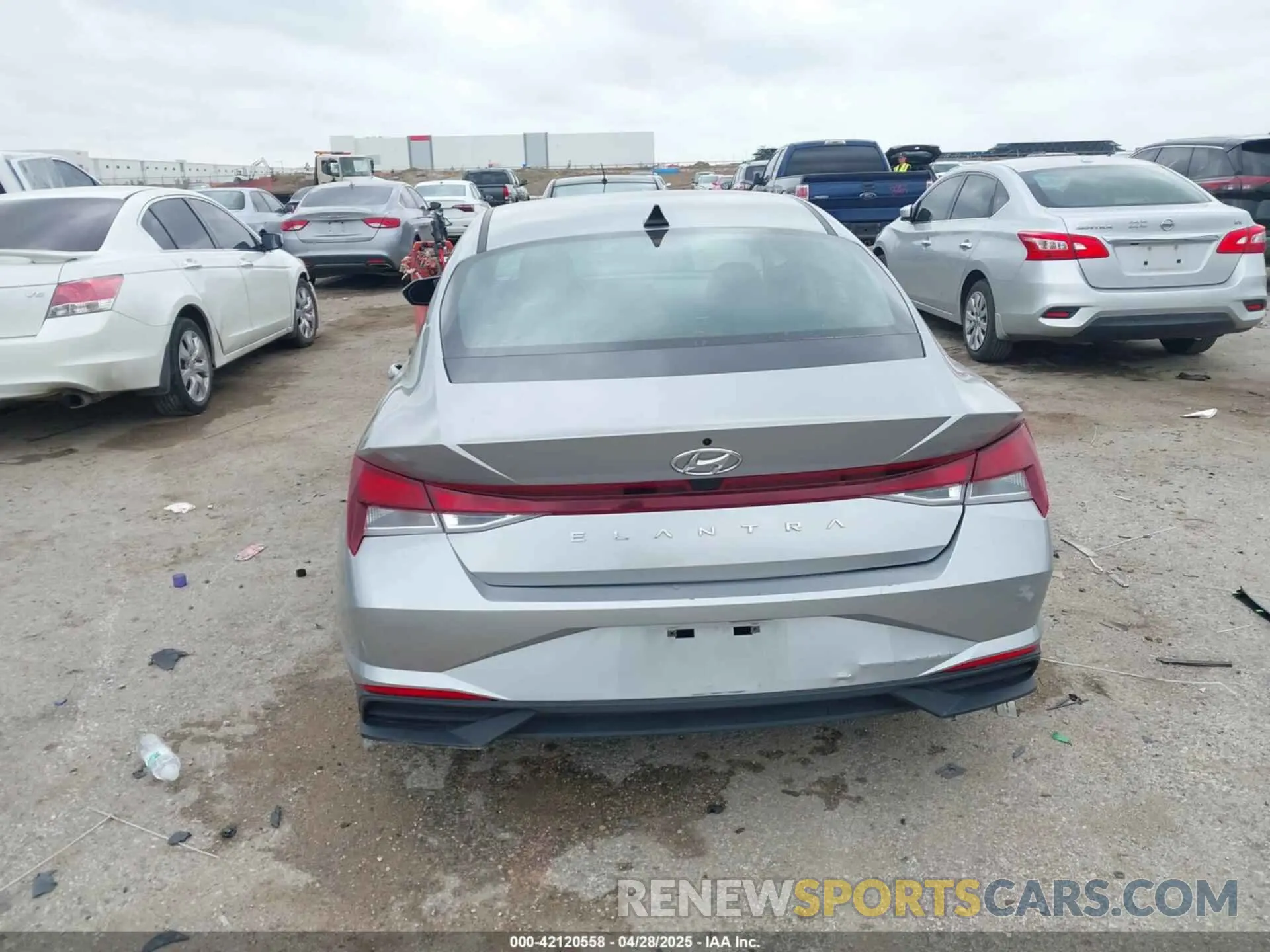 16 fotografías del automóvil dañado 5NPLM4AG1PH103915 HYUNDAI ELANTRA 2023
