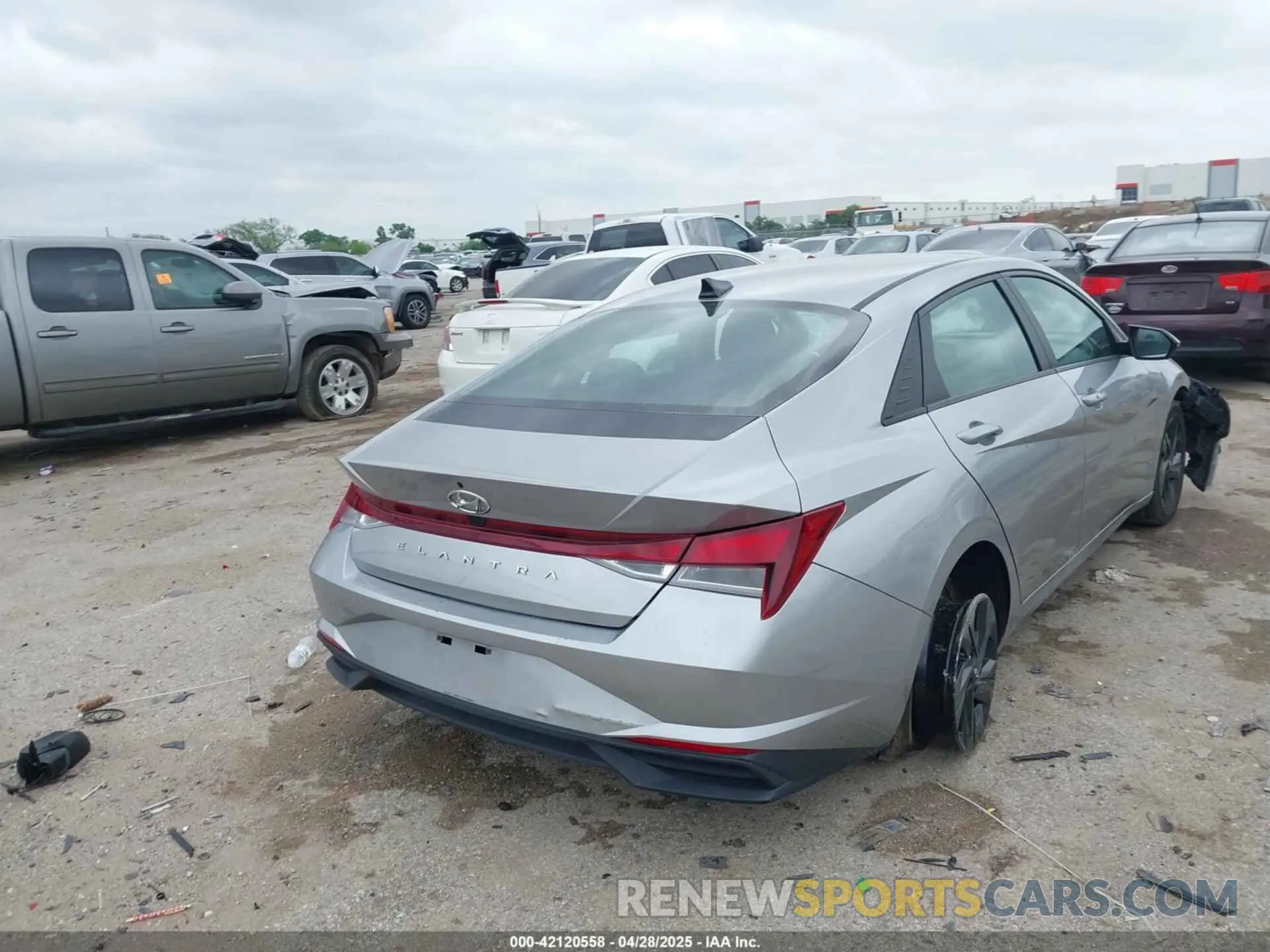 4 fotografías del automóvil dañado 5NPLM4AG1PH103915 HYUNDAI ELANTRA 2023