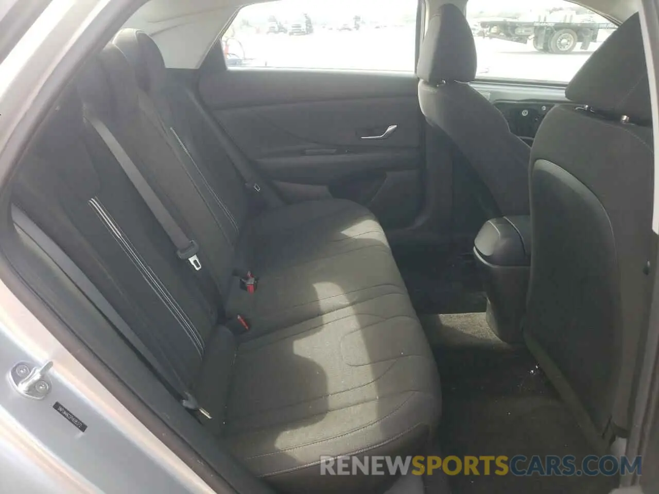 10 fotografías del automóvil dañado 5NPLM4AG2PH095372 HYUNDAI ELANTRA 2023
