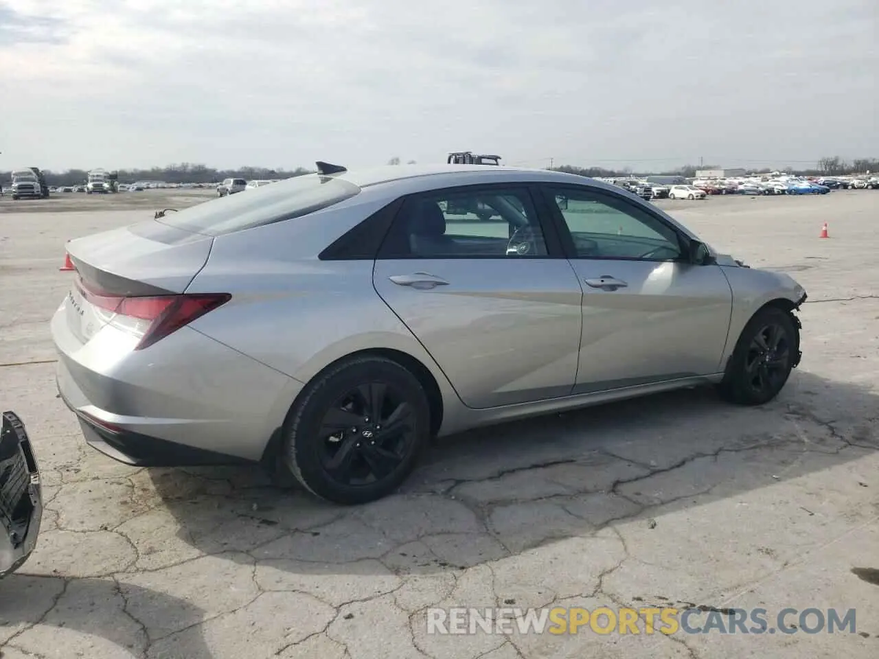 3 fotografías del automóvil dañado 5NPLM4AG2PH095372 HYUNDAI ELANTRA 2023