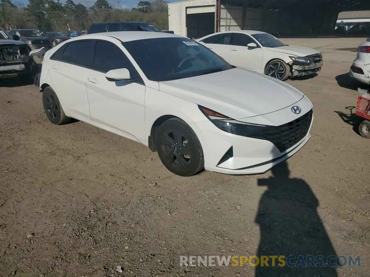 4 fotografías del automóvil dañado 5NPLM4AG2PH108167 HYUNDAI ELANTRA 2023