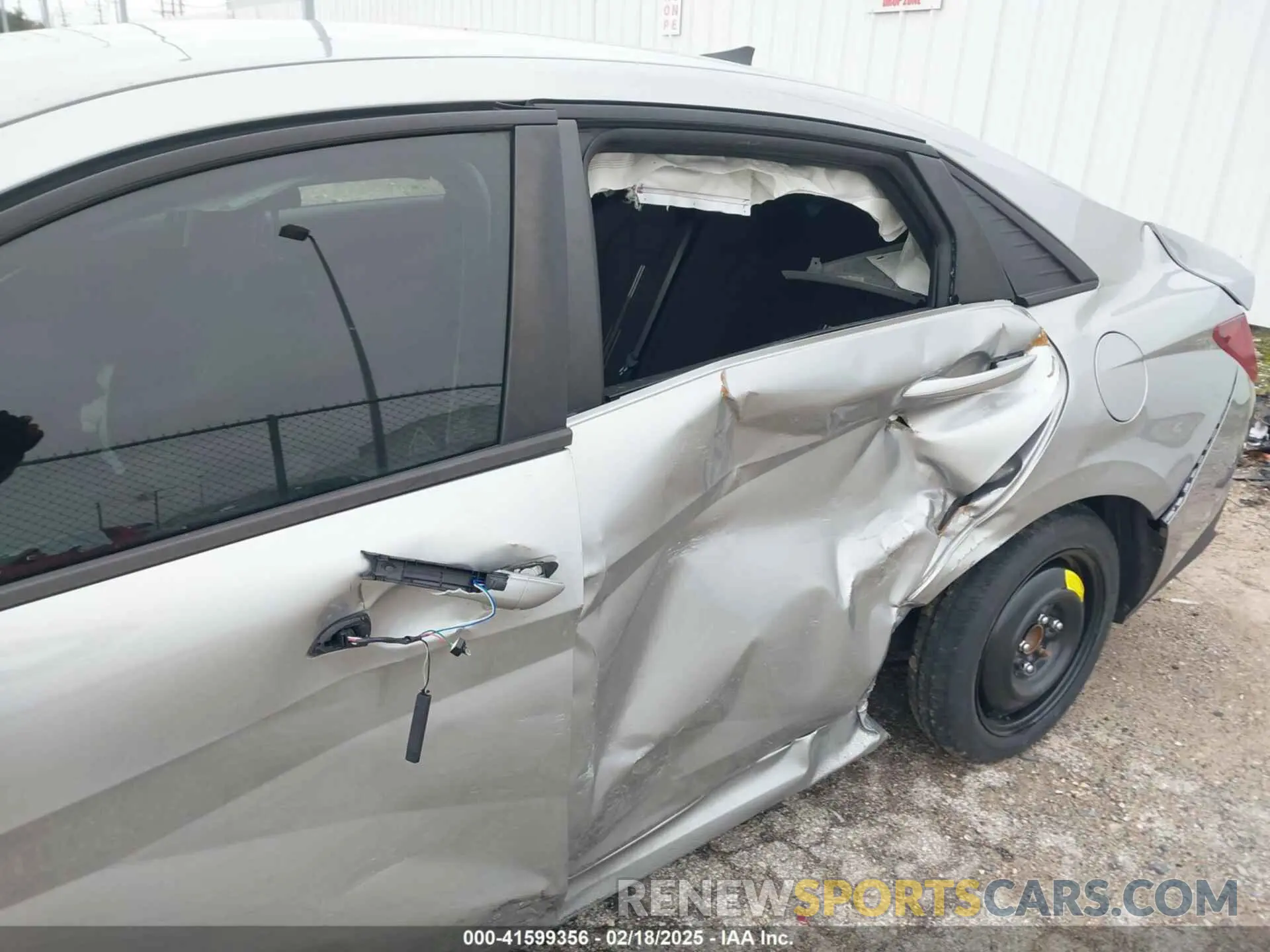 17 fotografías del automóvil dañado 5NPLM4AG3PH104760 HYUNDAI ELANTRA 2023