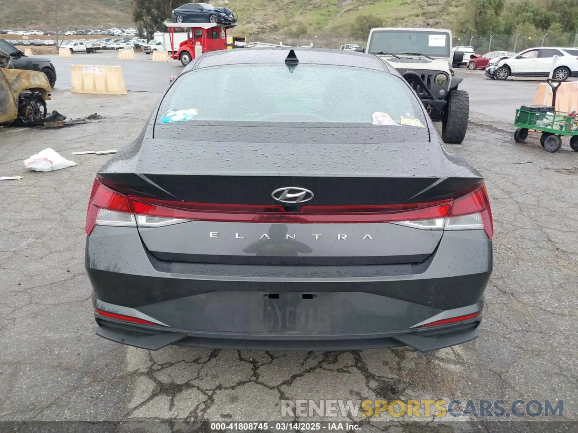 16 fotografías del automóvil dañado 5NPLM4AG4PH102824 HYUNDAI ELANTRA 2023