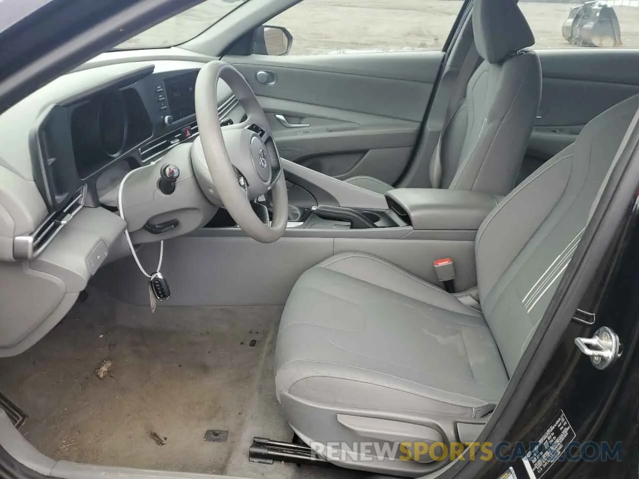 7 fotografías del automóvil dañado 5NPLM4AG6PH104882 HYUNDAI ELANTRA 2023