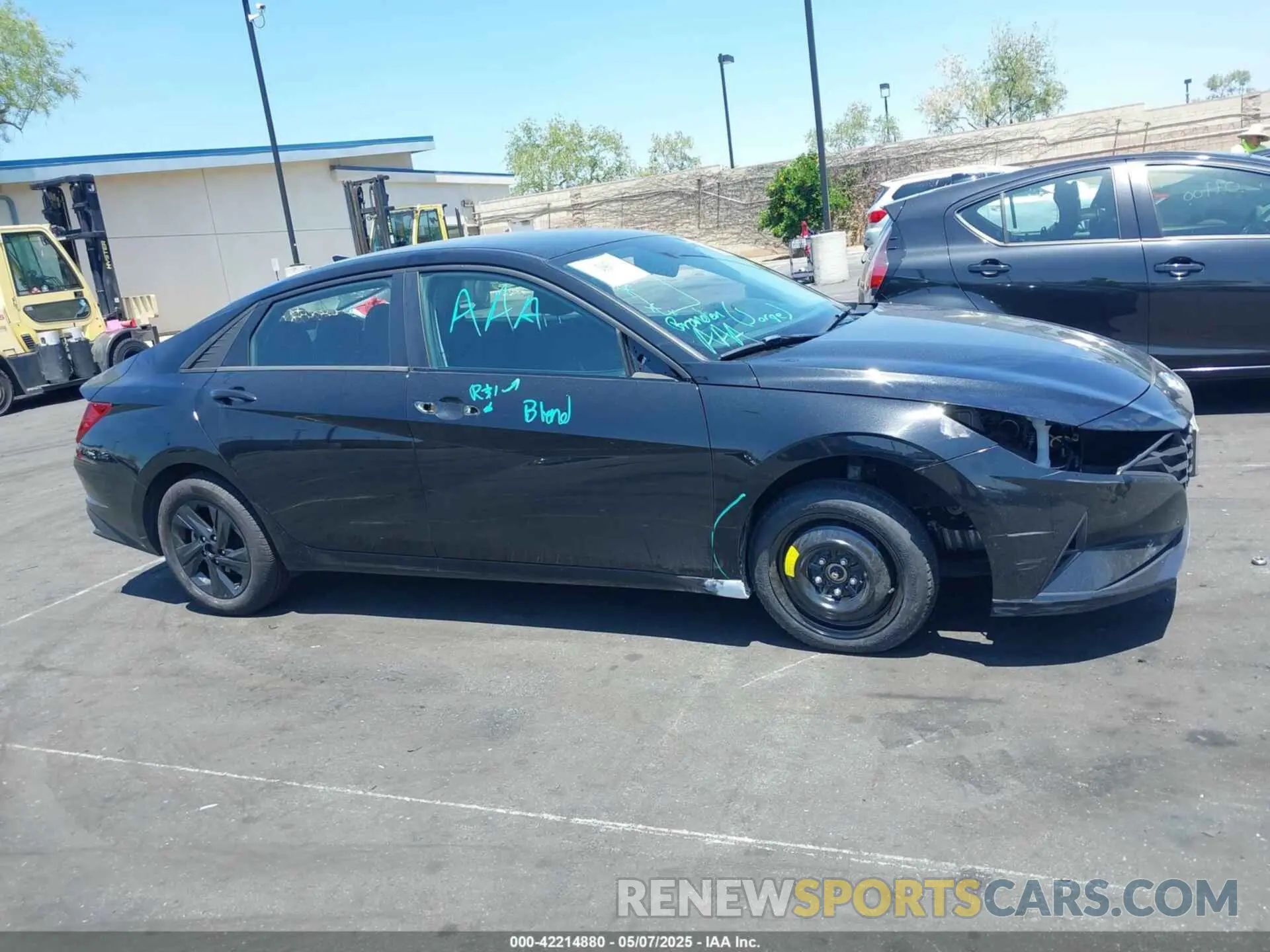 14 fotografías del automóvil dañado 5NPLM4AG7PH092869 HYUNDAI ELANTRA 2023