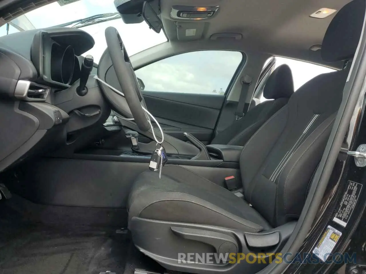 7 fotografías del automóvil dañado 5NPLM4AG7PH101098 HYUNDAI ELANTRA 2023