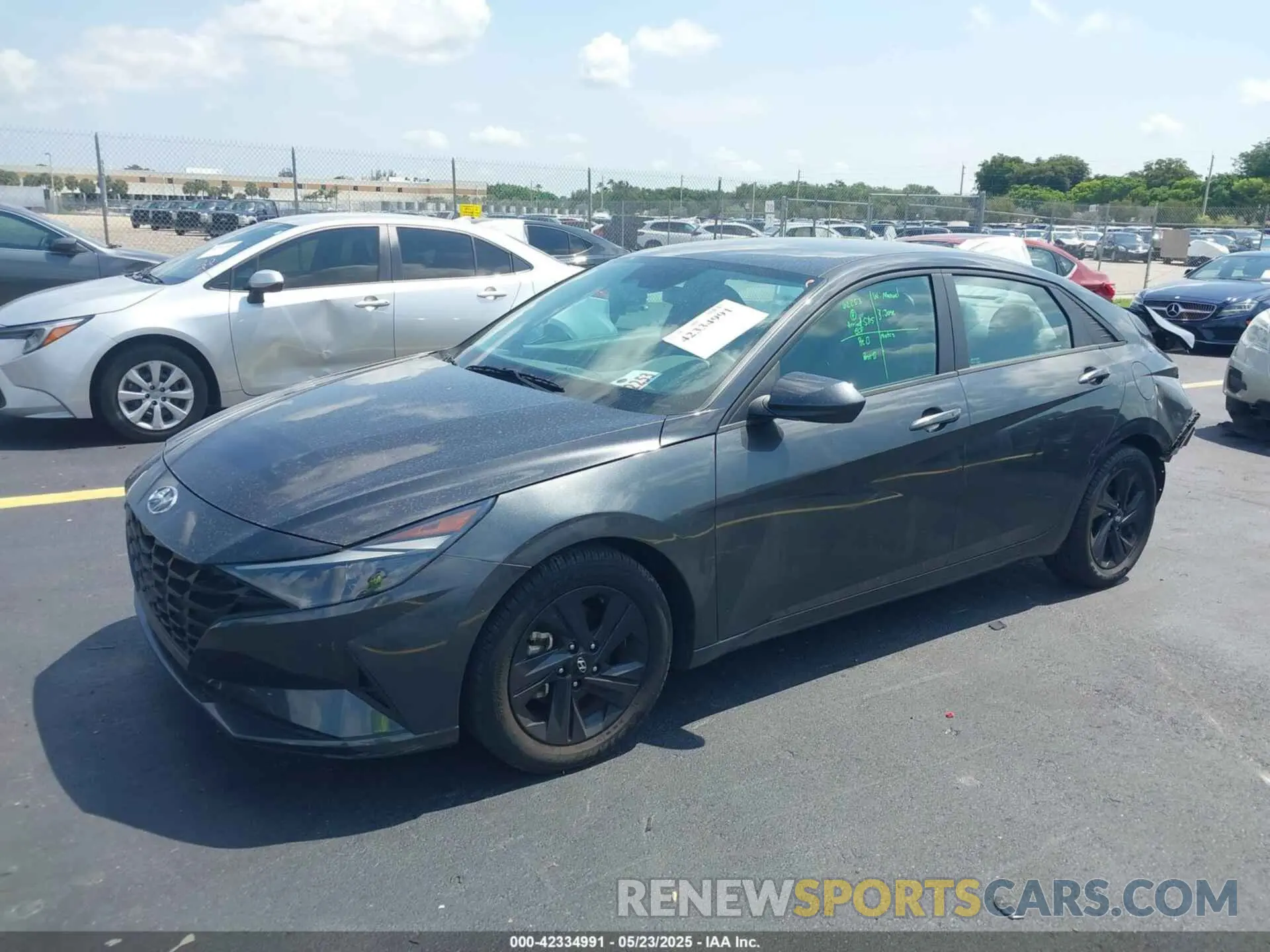 2 fotografías del automóvil dañado 5NPLM4AG7PH103787 HYUNDAI ELANTRA 2023