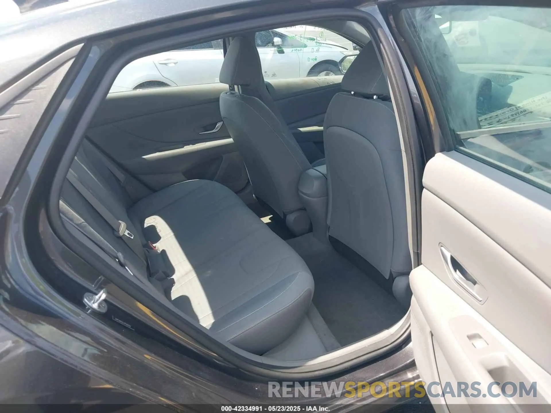 8 fotografías del automóvil dañado 5NPLM4AG7PH103787 HYUNDAI ELANTRA 2023