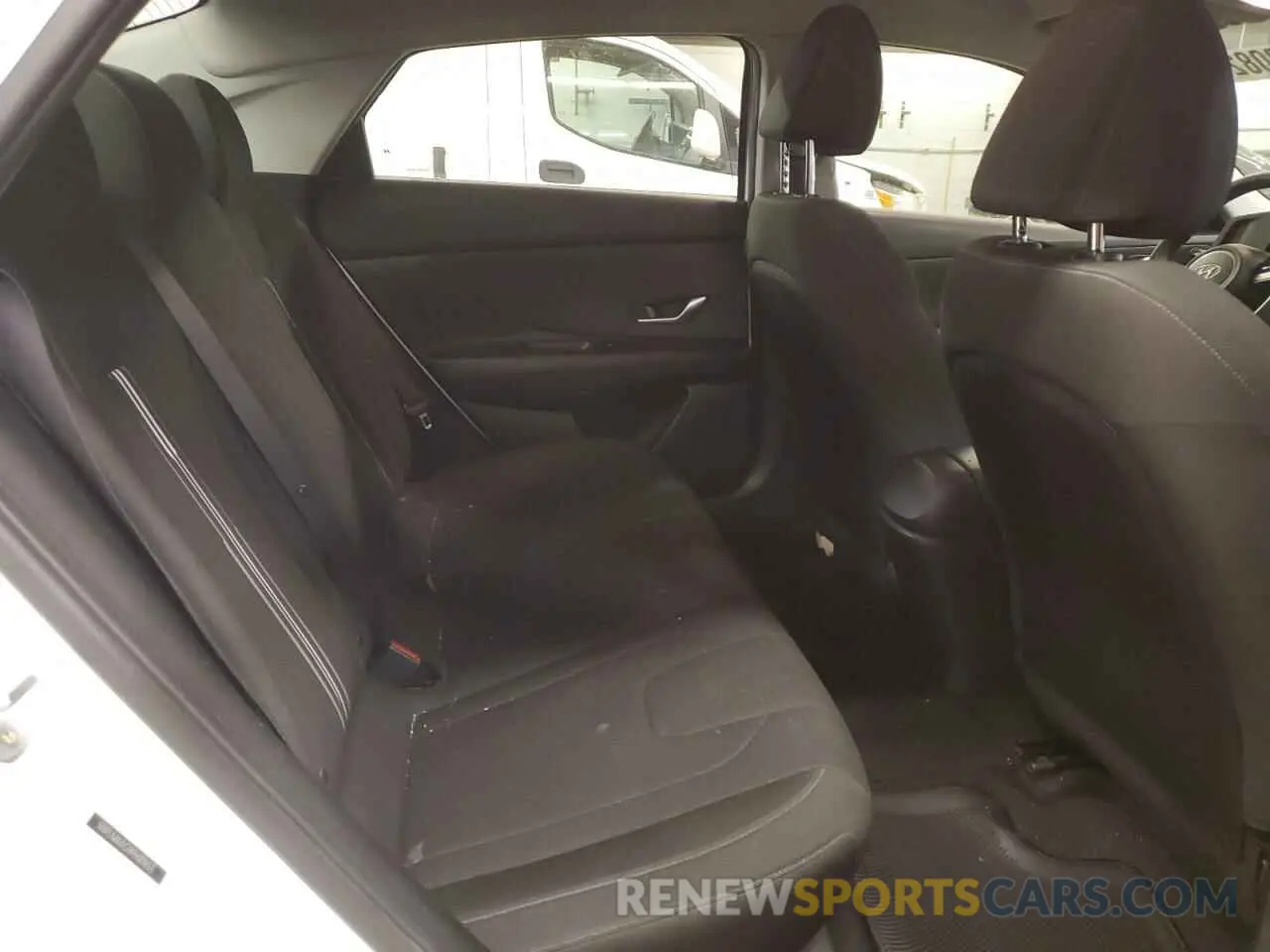 10 fotografías del automóvil dañado 5NPLM4AG9PH101653 HYUNDAI ELANTRA 2023