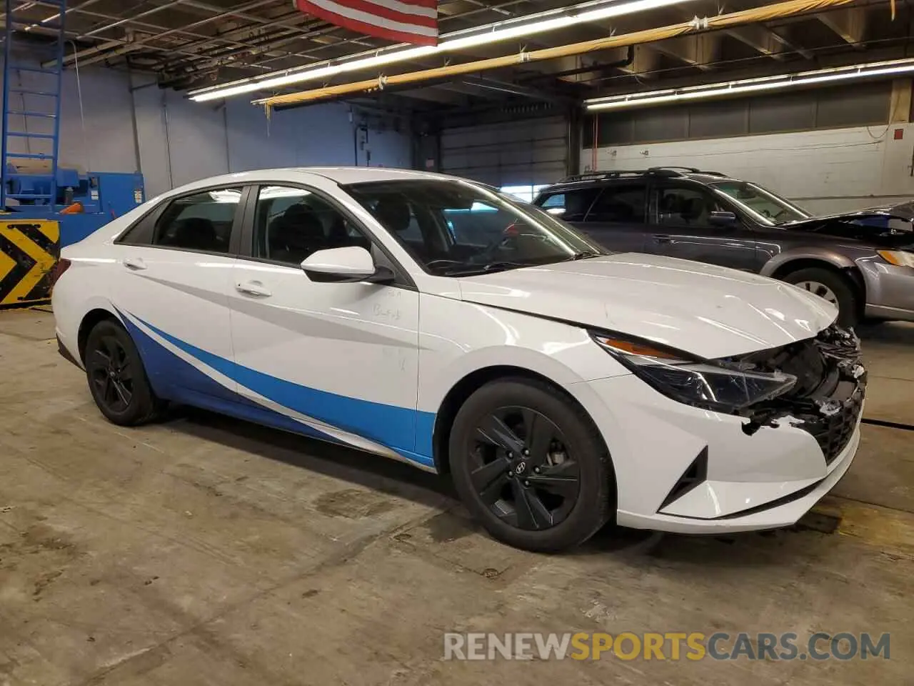 4 fotografías del automóvil dañado 5NPLM4AG9PH101653 HYUNDAI ELANTRA 2023