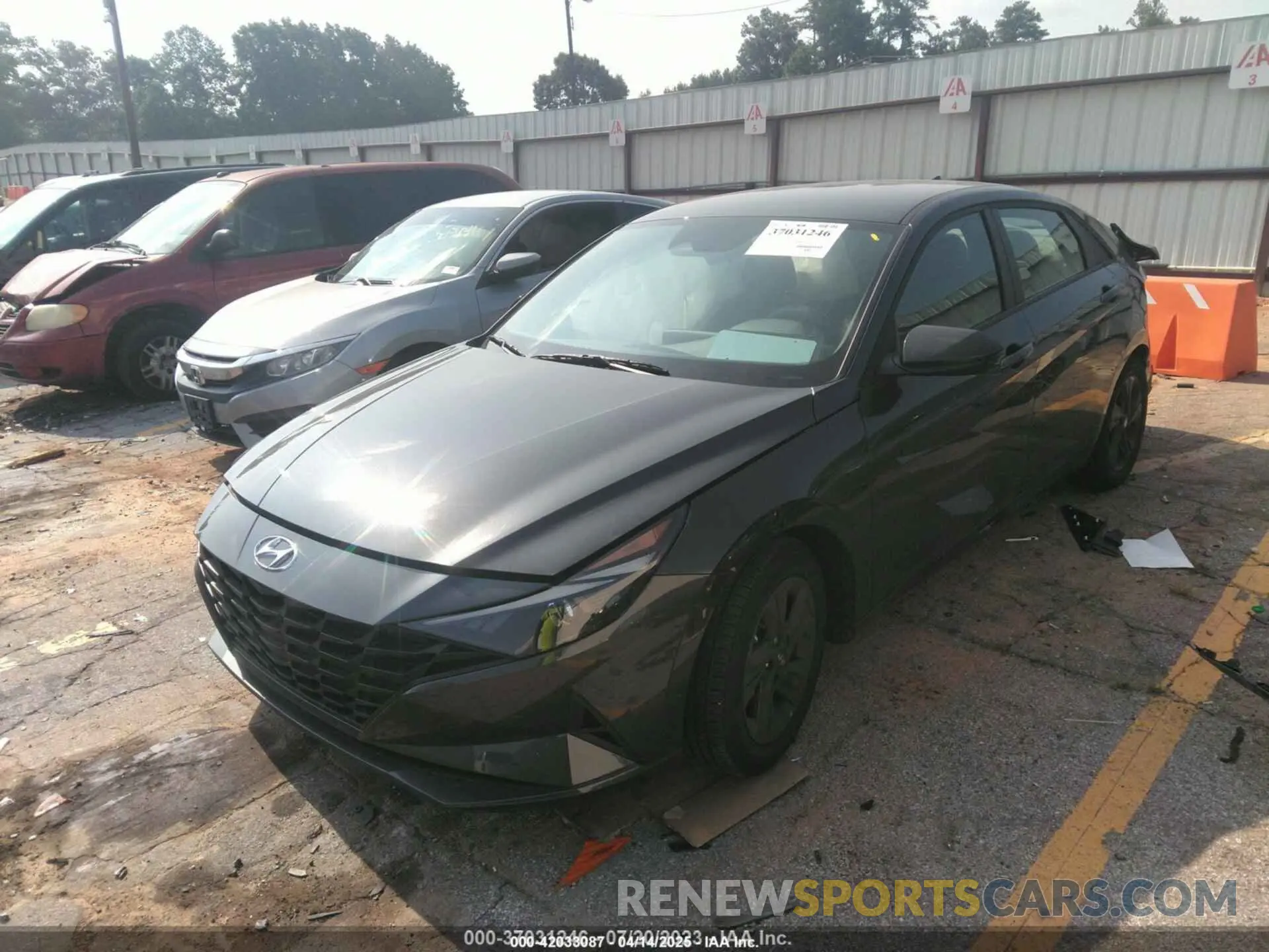 2 fotografías del automóvil dañado 5NPLM4AG9PH113737 HYUNDAI ELANTRA 2023