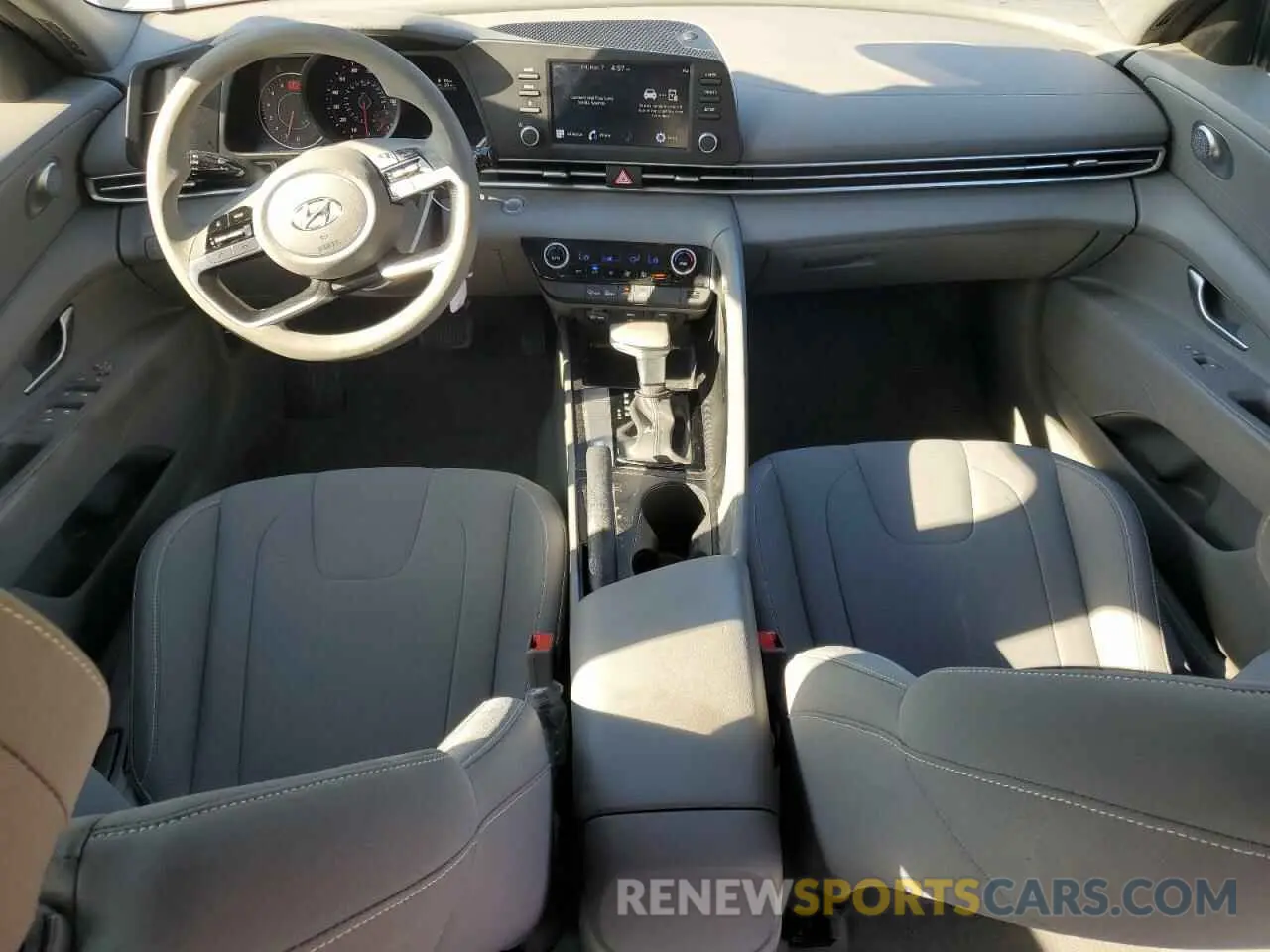 8 fotografías del automóvil dañado 5NPLM4AGXPH110345 HYUNDAI ELANTRA 2023