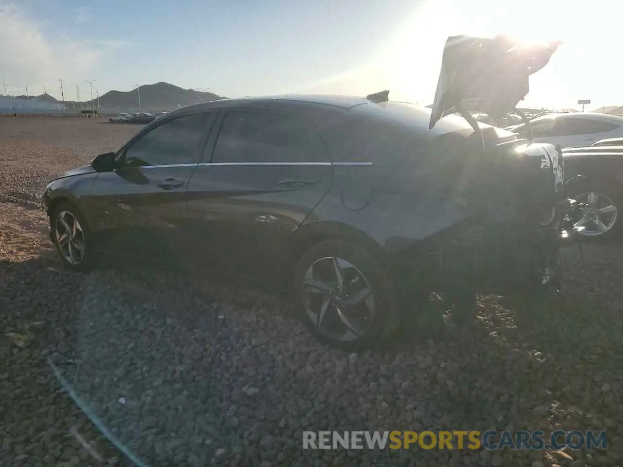 2 fotografías del automóvil dañado 5NPLP4AG3PH091001 HYUNDAI ELANTRA 2023
