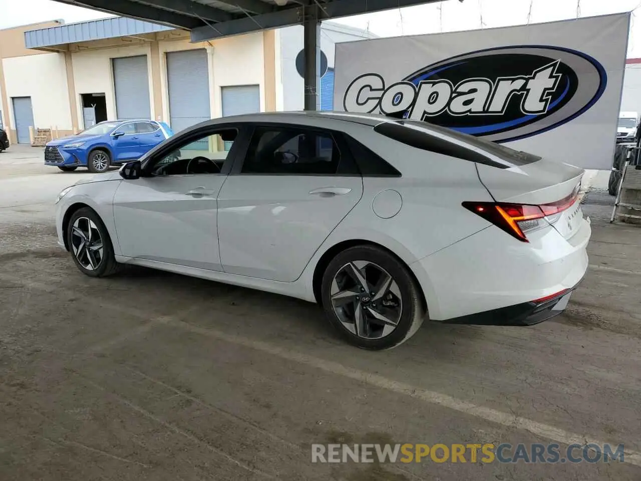 2 fotografías del automóvil dañado 5NPLP4AG4PH112051 HYUNDAI ELANTRA 2023