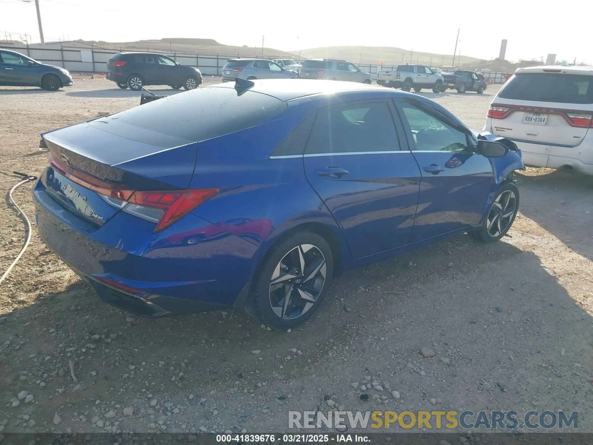 4 fotografías del automóvil dañado 5NPLP4AG7PH110309 HYUNDAI ELANTRA 2023